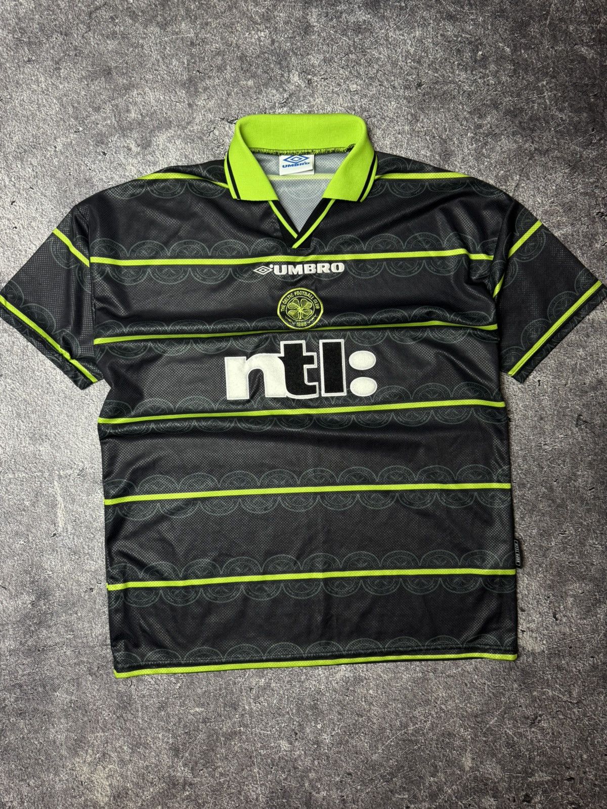 Umbro Celtic FC Umbro 1999-2000 Away Jersey Kit Shirt Size US XL / EU 56 / 4 - 2 Thumbnail