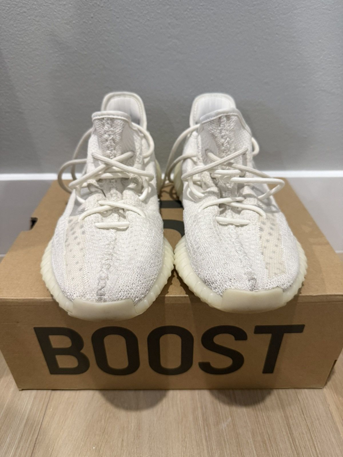 Yeezy Yeezy Boost 350v2 Size US 10 / EU 43 - 2 Thumbnail