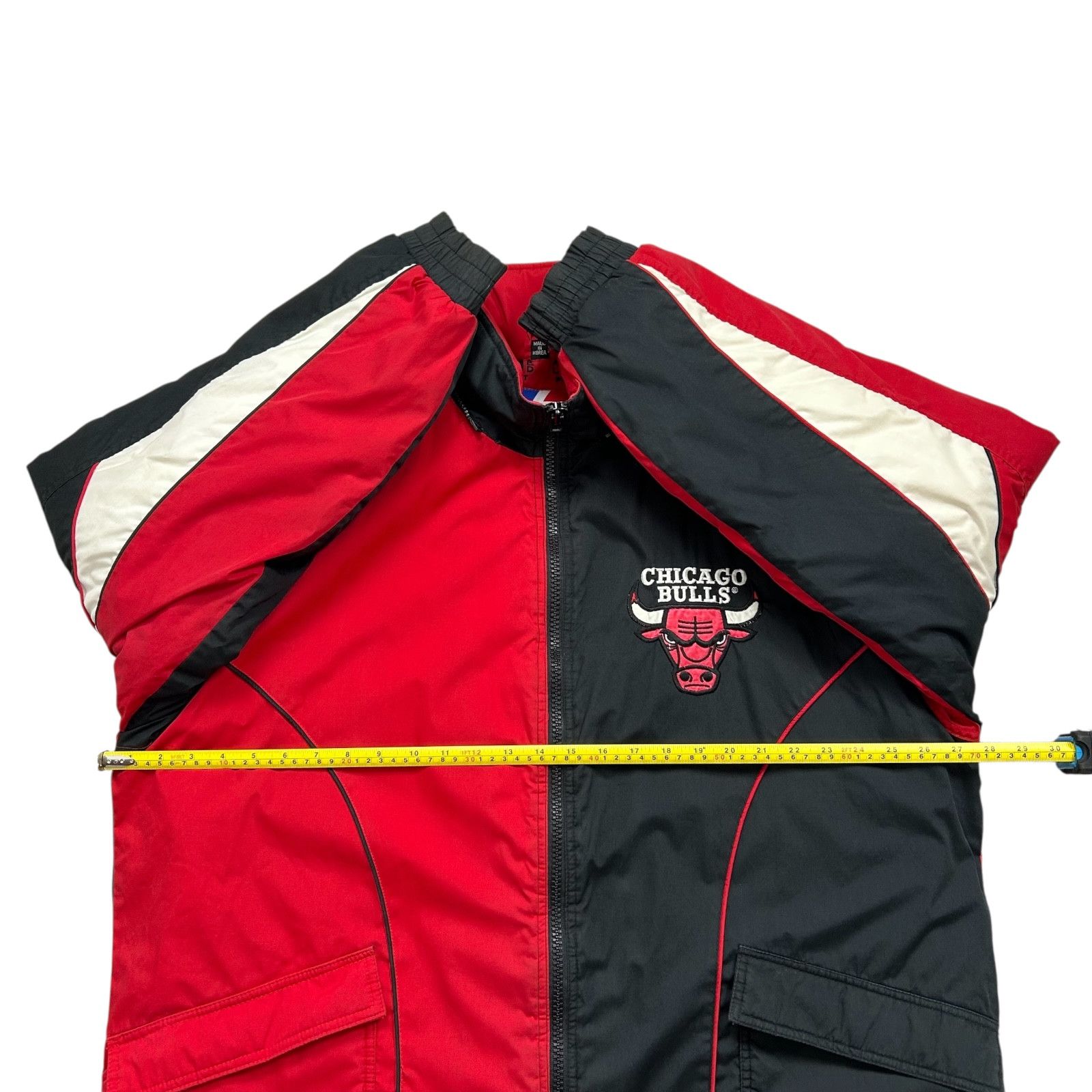 NBA VTG 90s NBA CHICAGO BULLS PRO PLAYER PUFFER JACKET COAT Size US L / EU 52-54 / 3 - 10 Thumbnail