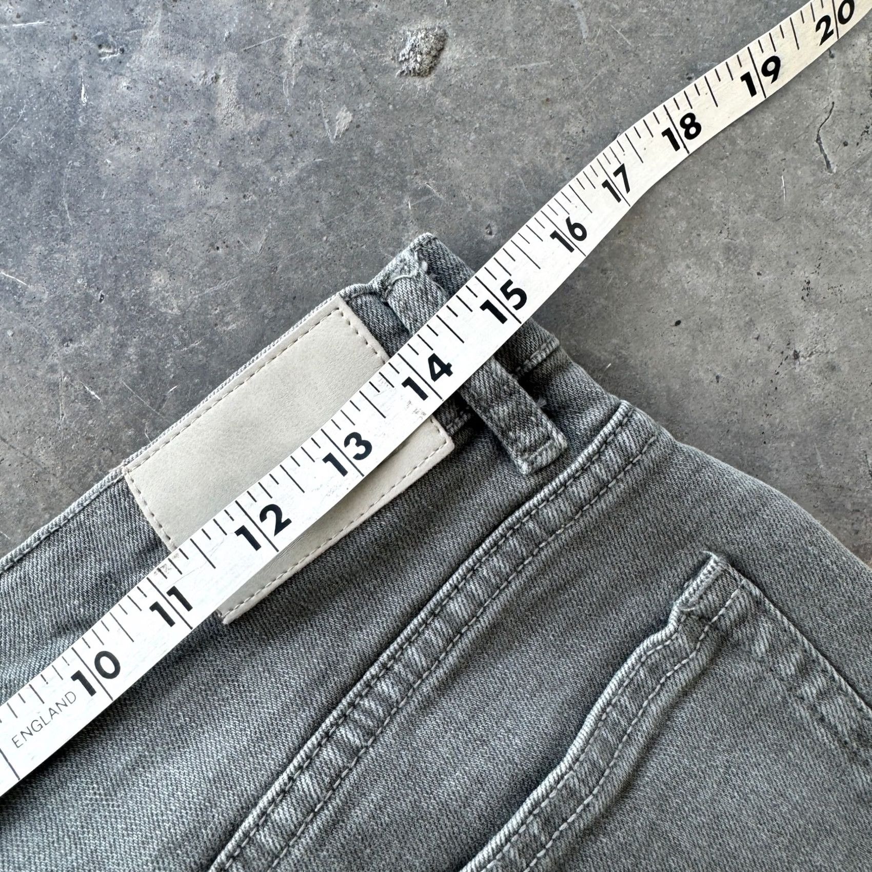 Zara VINTAGE Zara Grey High Waisted Baggy Denim Jeans Size 31 Womens Jeans 31 Gray Y2K Size 24" / US 00 / IT 34 - 4 Thumbnail