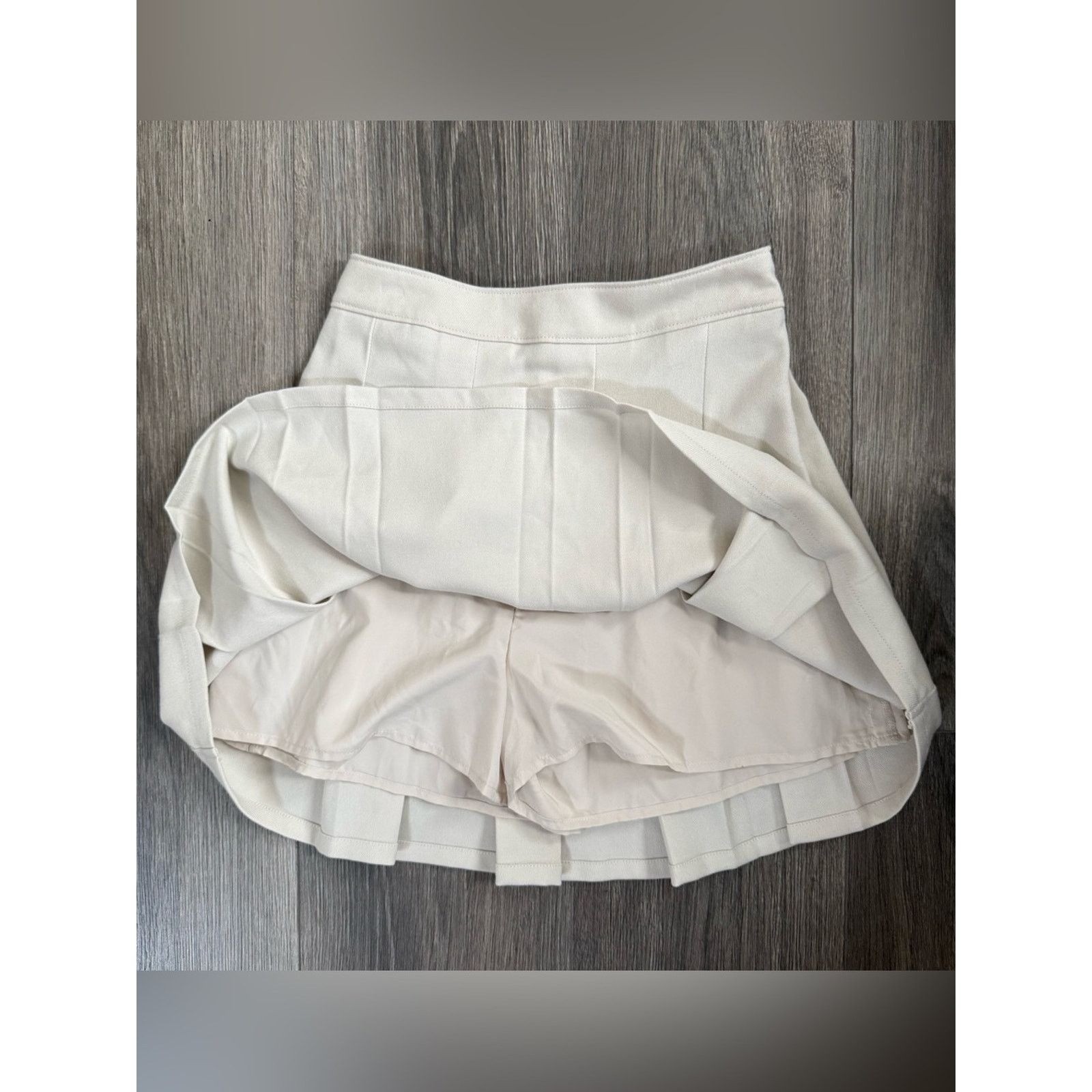 Hollister Hollister Cream Pleated Skirt Size XS NWT Preppy Academia Size 24" / US 00 / IT 34 - 5 Thumbnail