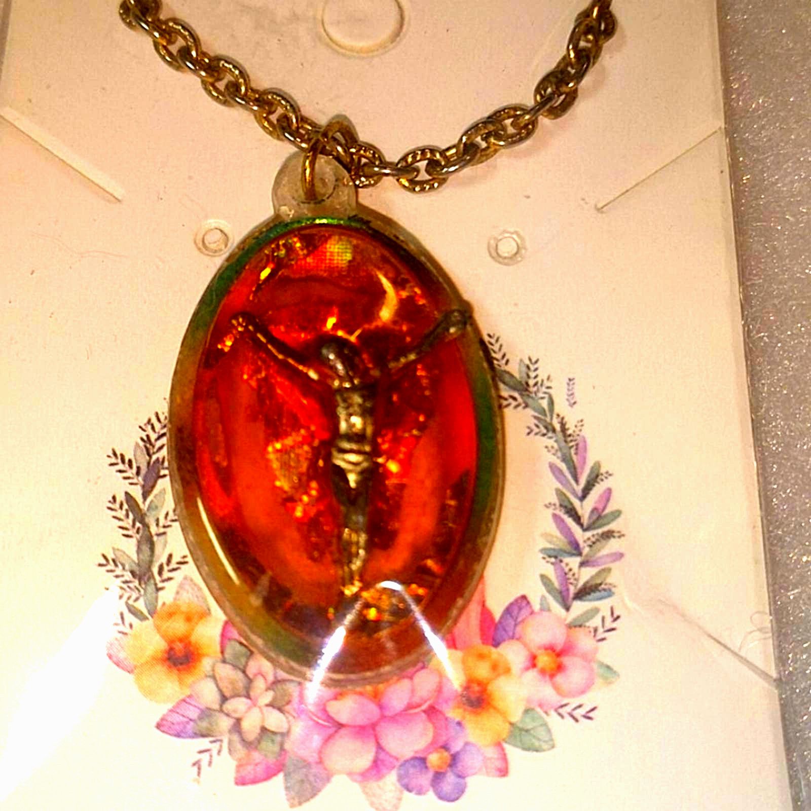 Vintage Estate Find~Lovely Vintage Crucifix Necklace Size ONE SIZE - 2 Thumbnail