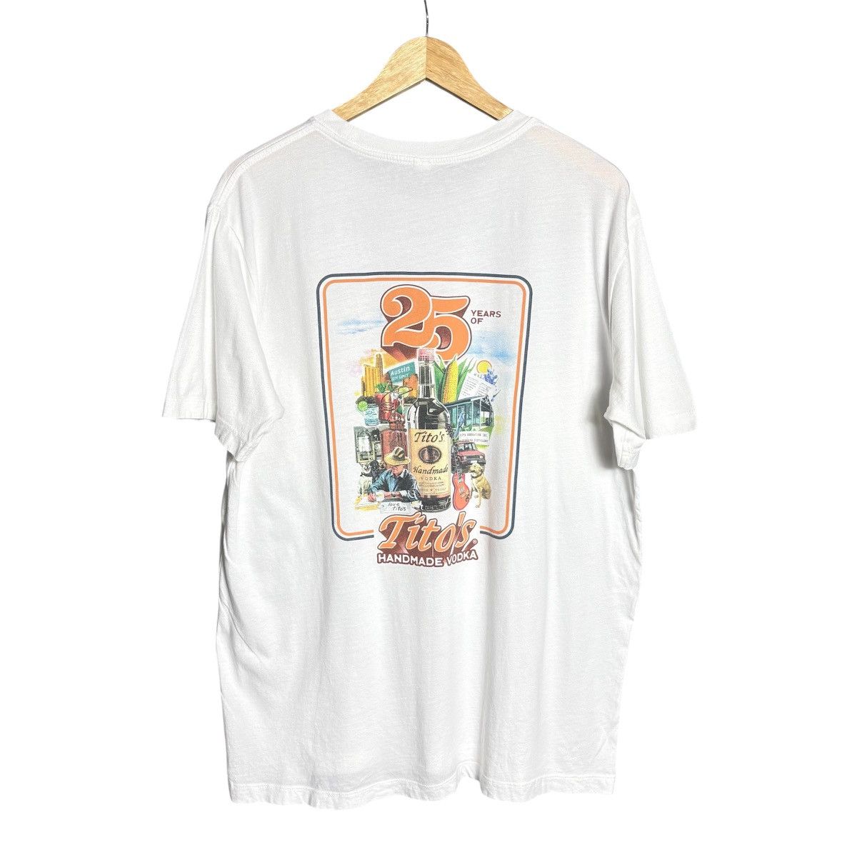 Vintage Vintage Tito’s Vodka Graphic T-Shirt Size US XL / EU 56 / 4 - 1 Thumbnail