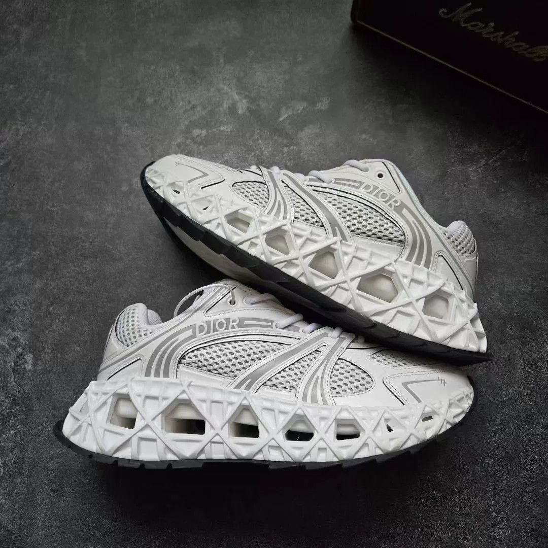 Dior Dior White Lowtop Sneakers 35 Men Size US 5 / EU 37 - 1 Thumbnail