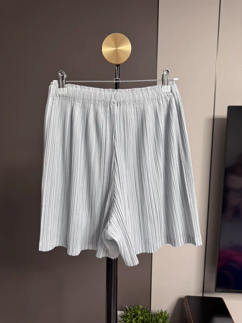 Issey Miyake issey miyake size:s white shorts 2505-Nextarrow Size 31" - 2 Thumbnail
