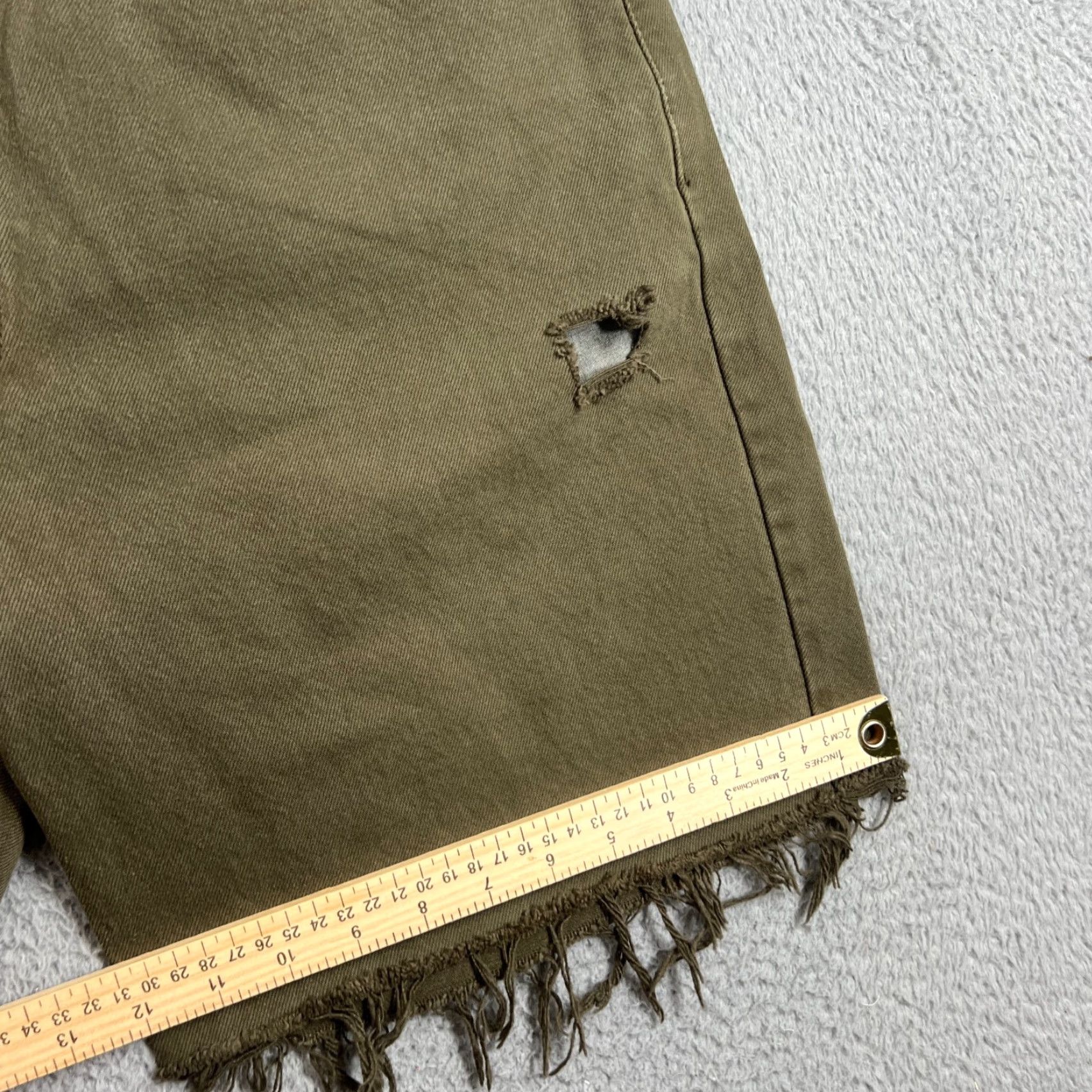 Levi's Levi's 550 Bermuda Shorts Mens 36 Green Cotton Casual Travel Summer 8" Inseam Size US 36 / EU 52 - 2 Thumbnail