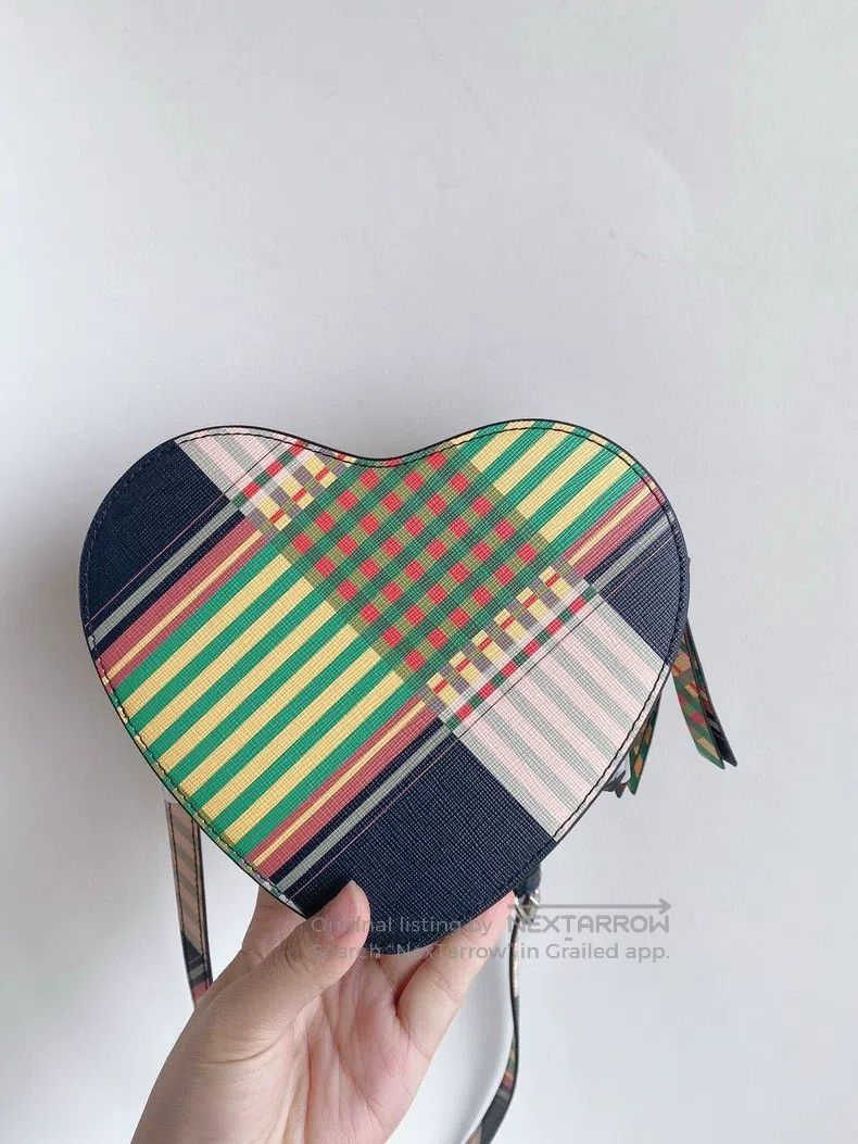Vivienne Westwood Vivienne Westwood size os Graffiti Double Zipper 3D Heart C Size ONE SIZE - 5 Thumbnail