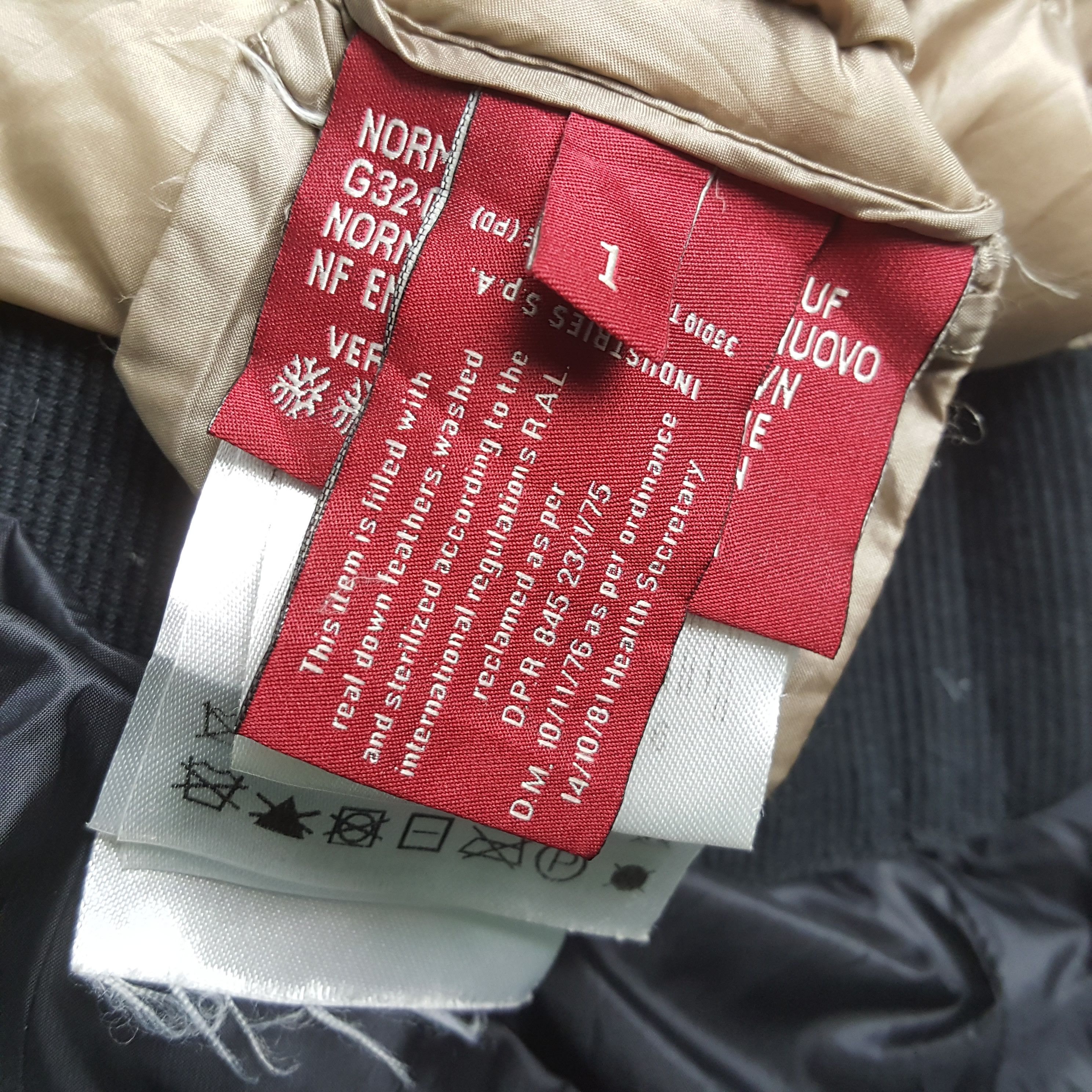 Moncler × Vintage MONCLER Italian Brand Fashion Style Puffer Jacket Size S / US 4 / IT 40 - 8 Thumbnail
