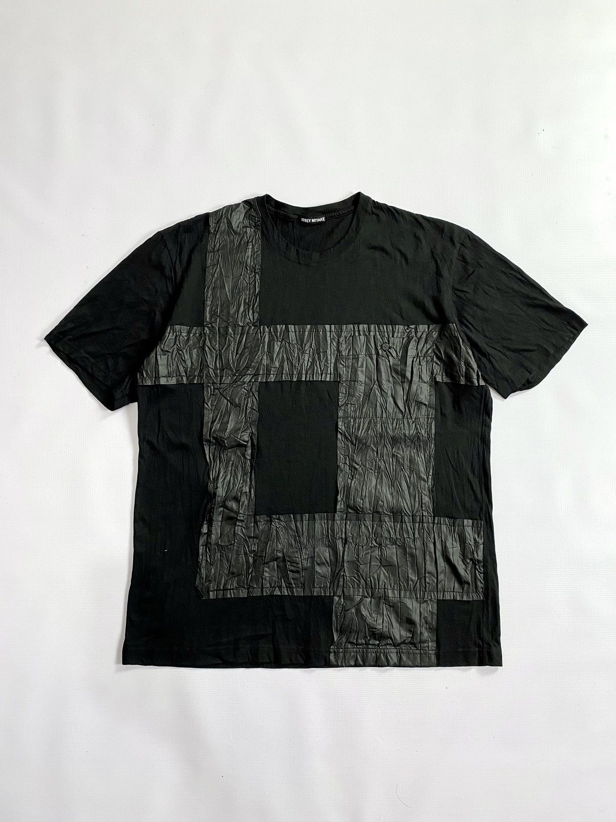 Issey Miyake × Japanese Brand Issey Miyake Pocket Leather Patch Tee Size US M / EU 48-50 / 2 - 1 Thumbnail
