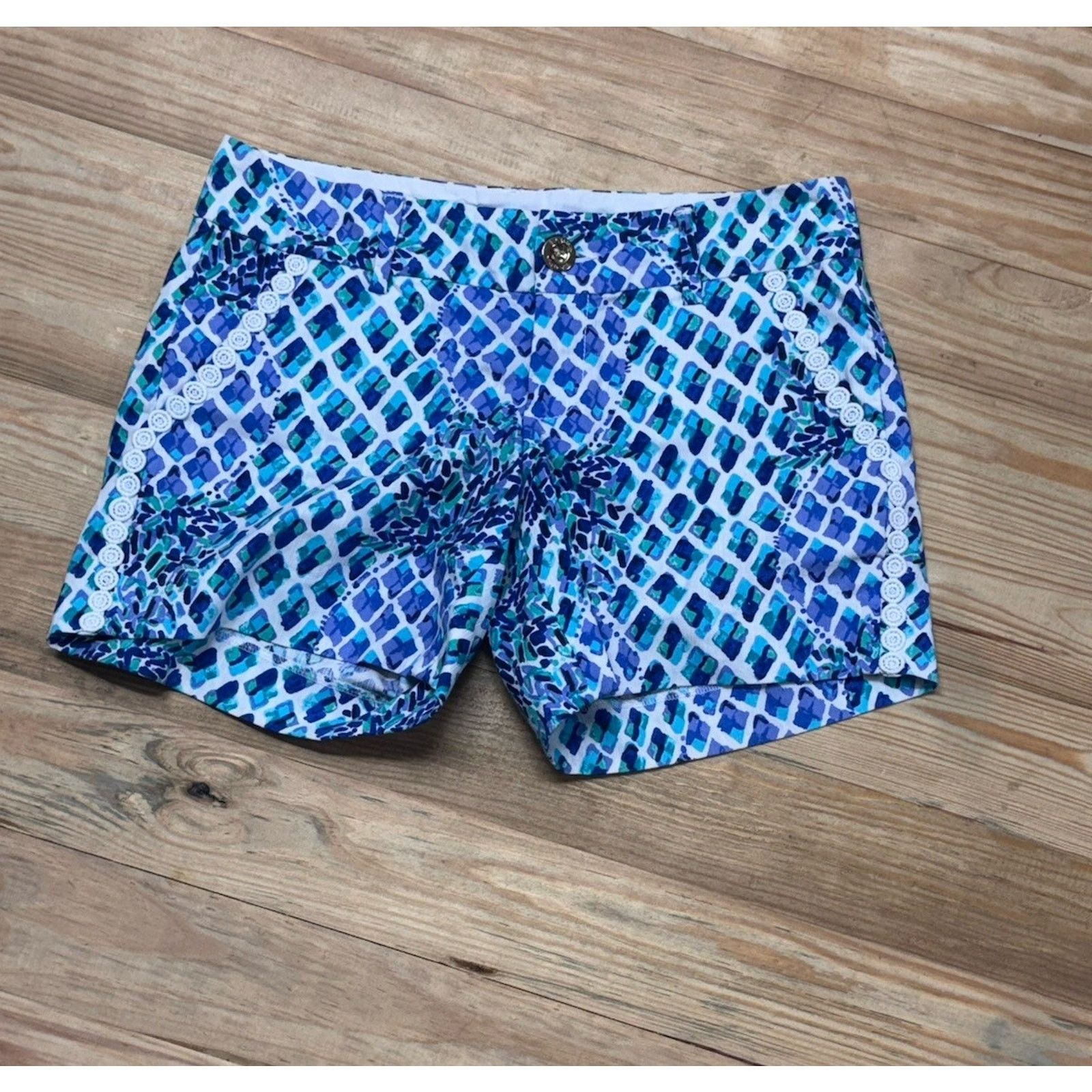 Lilly Pulitzer Lilly Pulitzer Callahan Shorts 0 White Pineapple 5” Blue Size 25" / US 0 / IT 36 - 3 Thumbnail