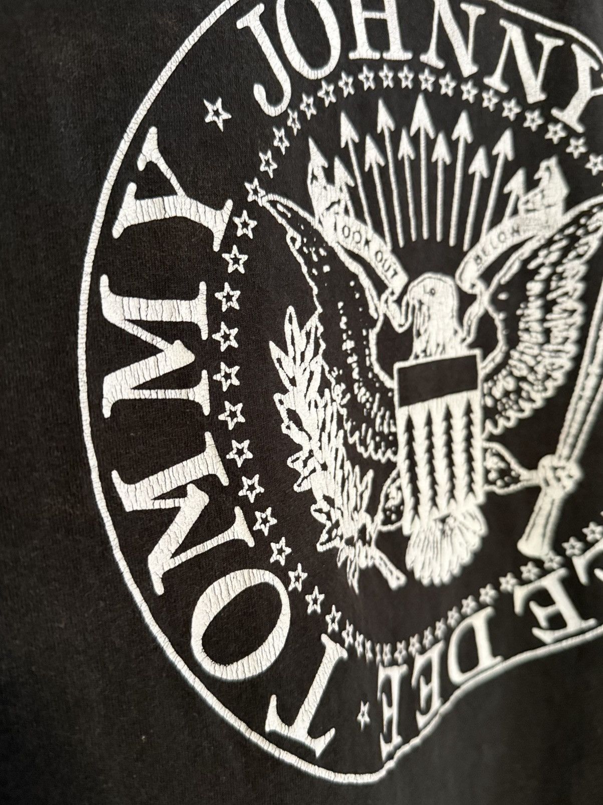 Band Tees Thrashed Vintage Ramones Punk Faded Tee Size US L / EU 52-54 / 3 - 7 Thumbnail