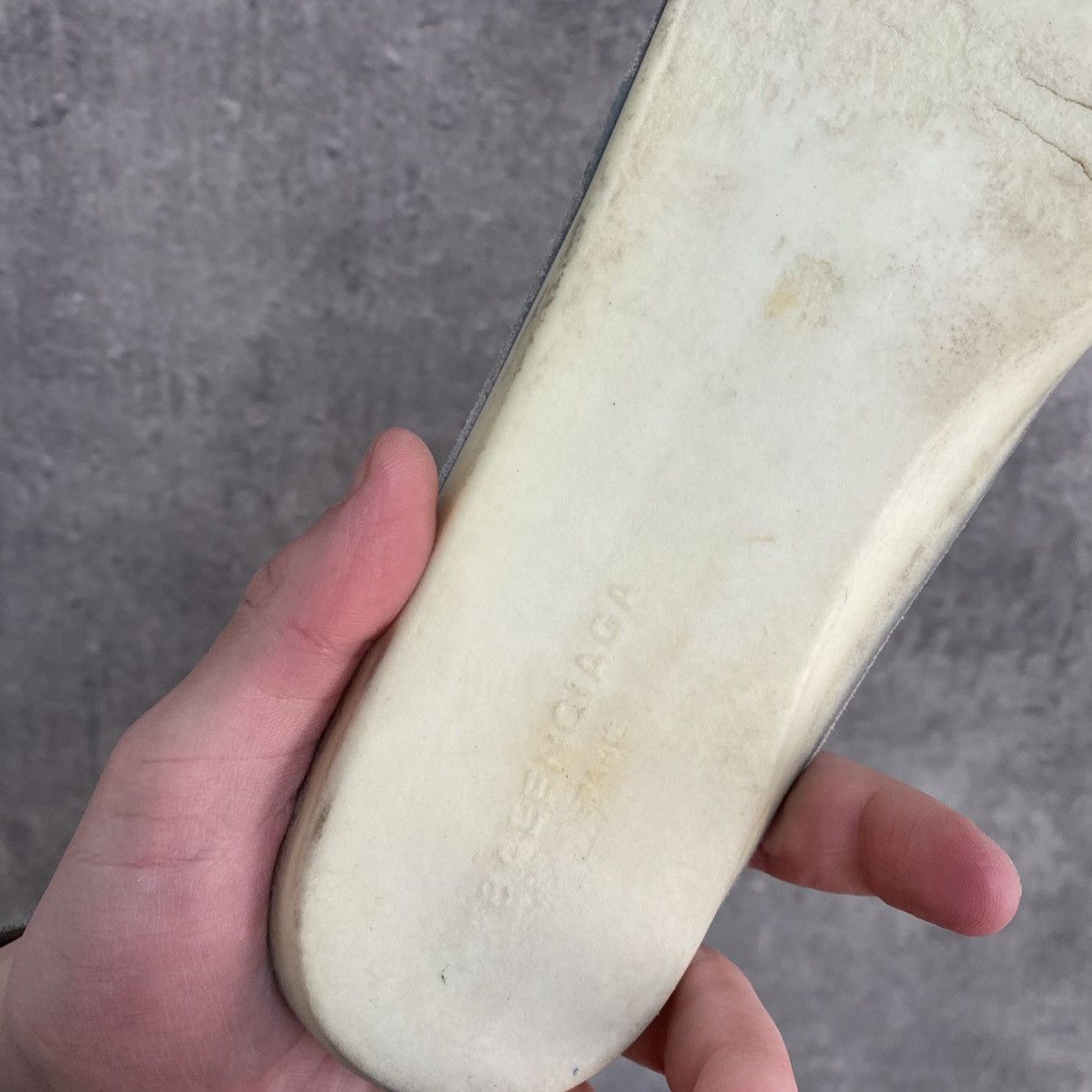 Balenciaga Balenciaga Arena Low White Cracked Leather Sneakers Size US 7 / EU 40 - 13 Thumbnail