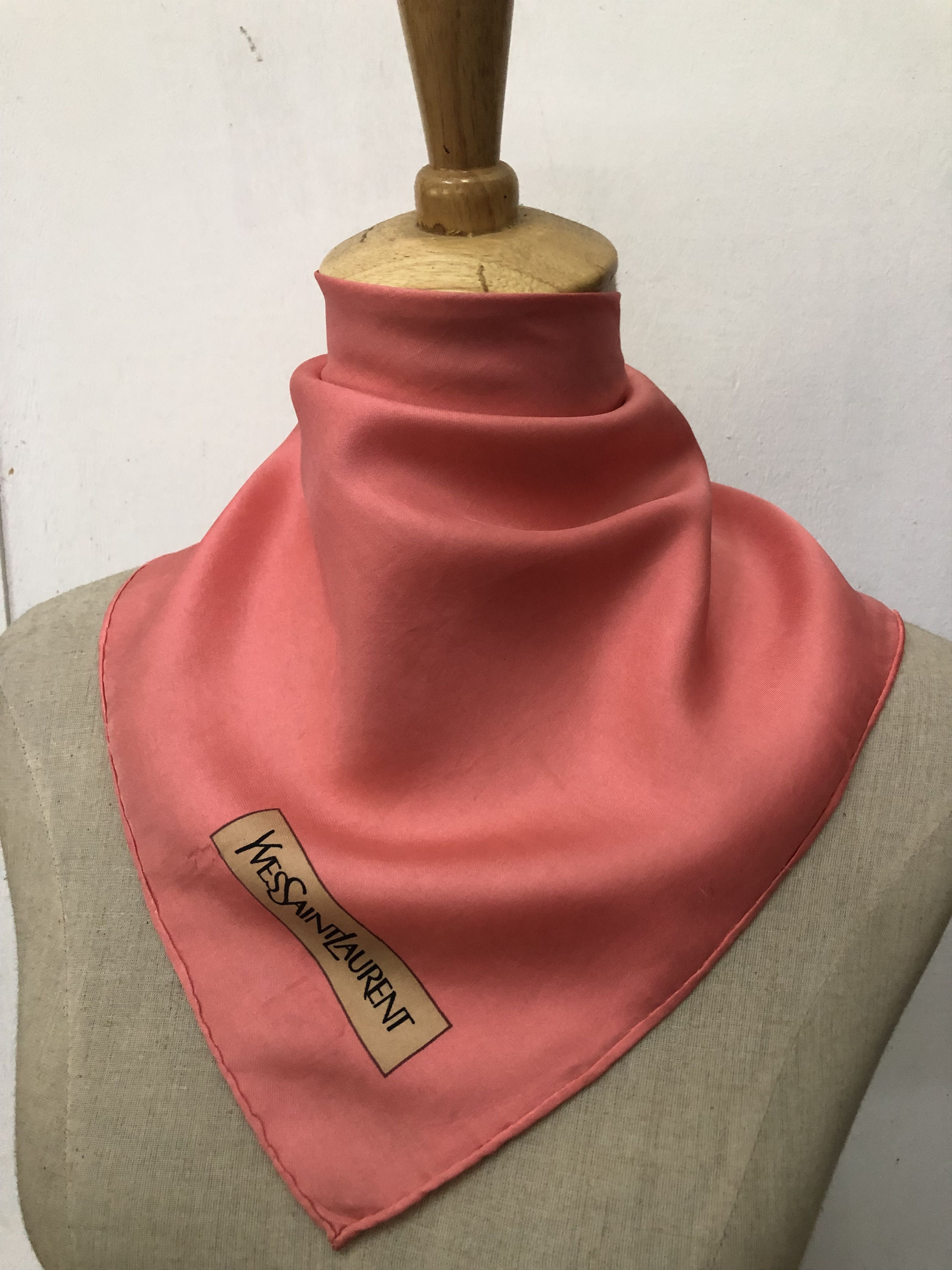 Yves Saint Laurent Yves Saint Laurent Handkerchief / Bandana / Neckerchief C359 Size ONE SIZE - 1 Thumbnail