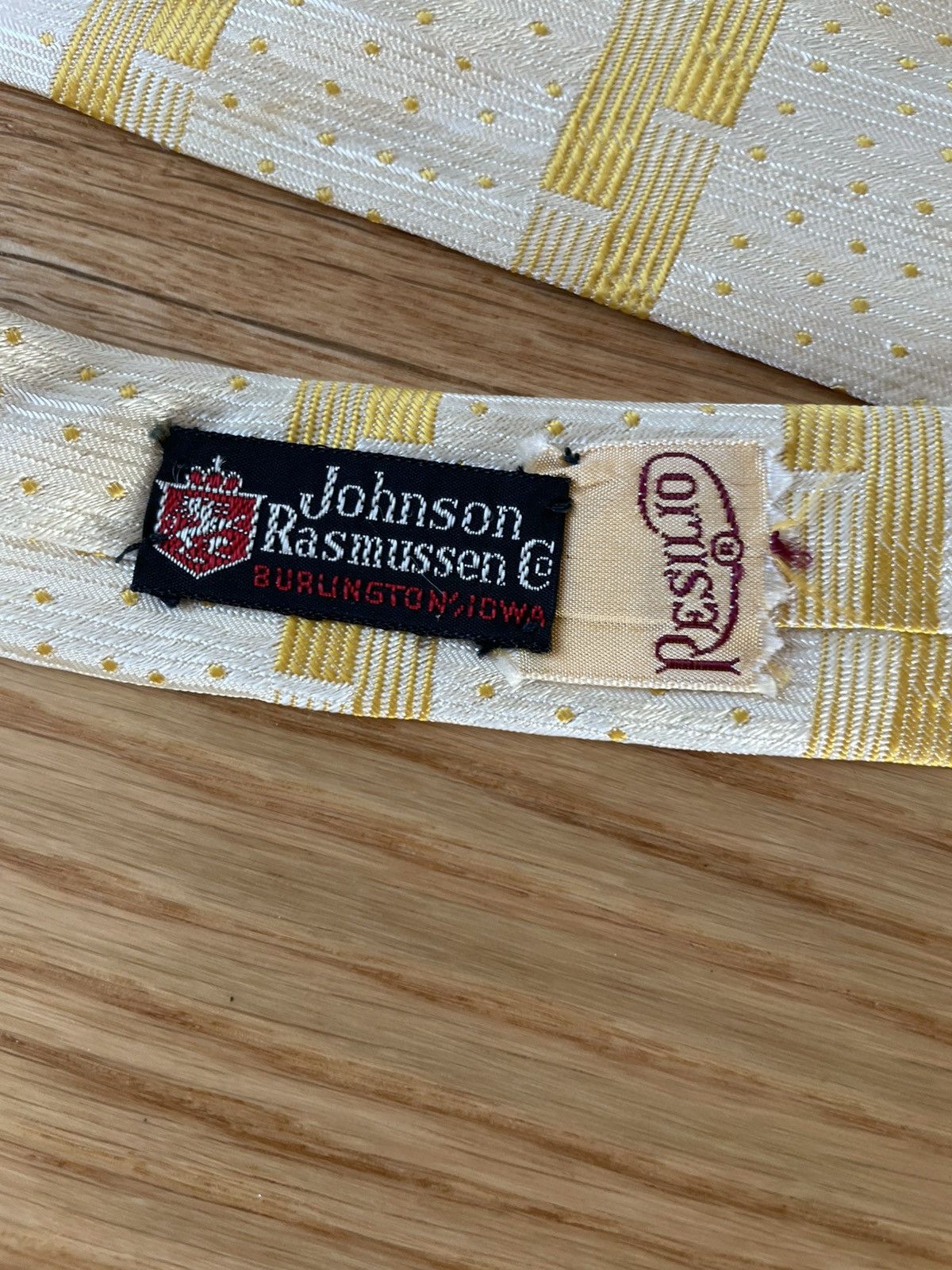 Vintage Johnson Rasmussen Resilio Vintage 60s Skinny Gold White Tie Size ONE SIZE - 3 Thumbnail