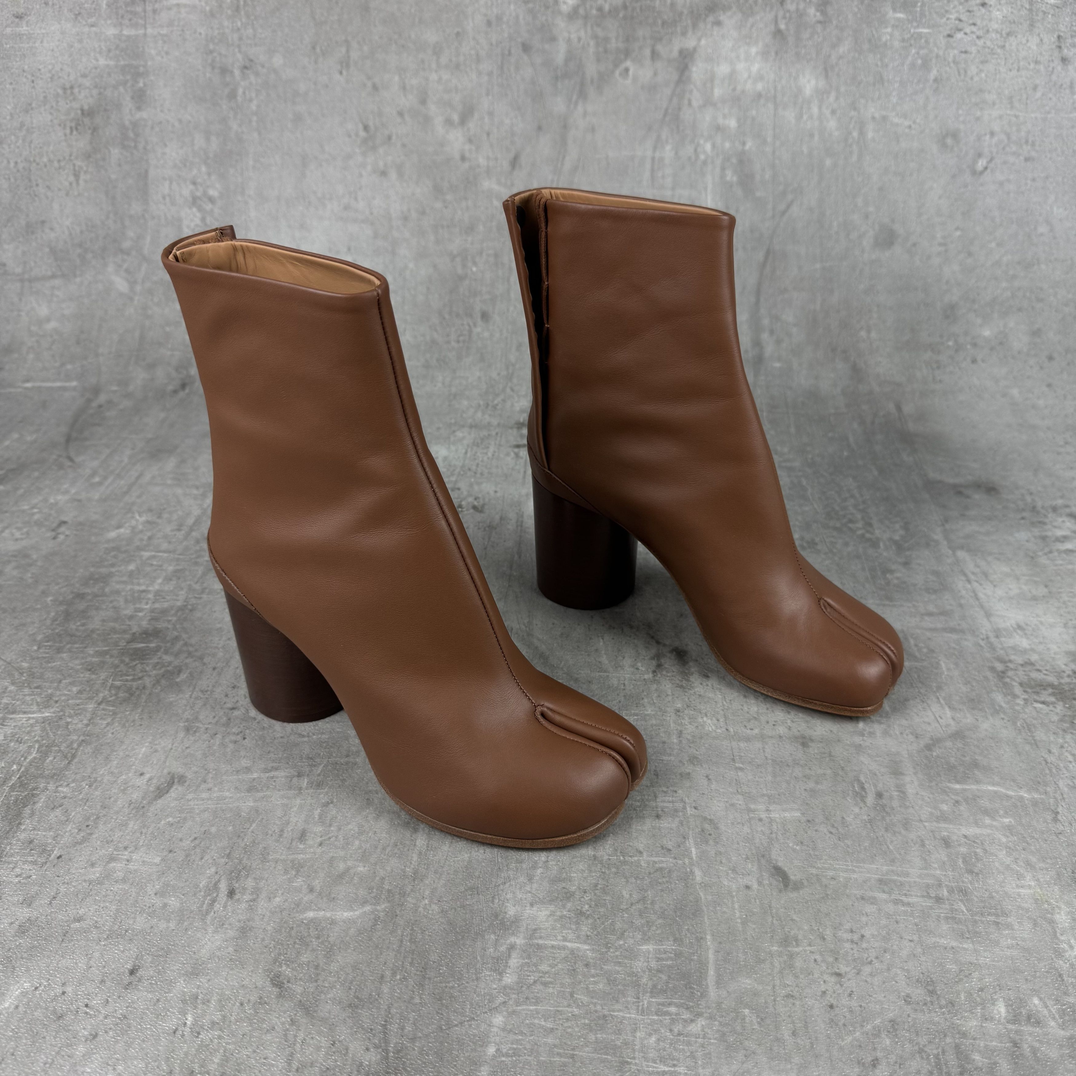 Maison Margiela MAISON MARGIELA Brown Leather Tabi Boots Heels Size US 5 / IT 35 - 1 Thumbnail