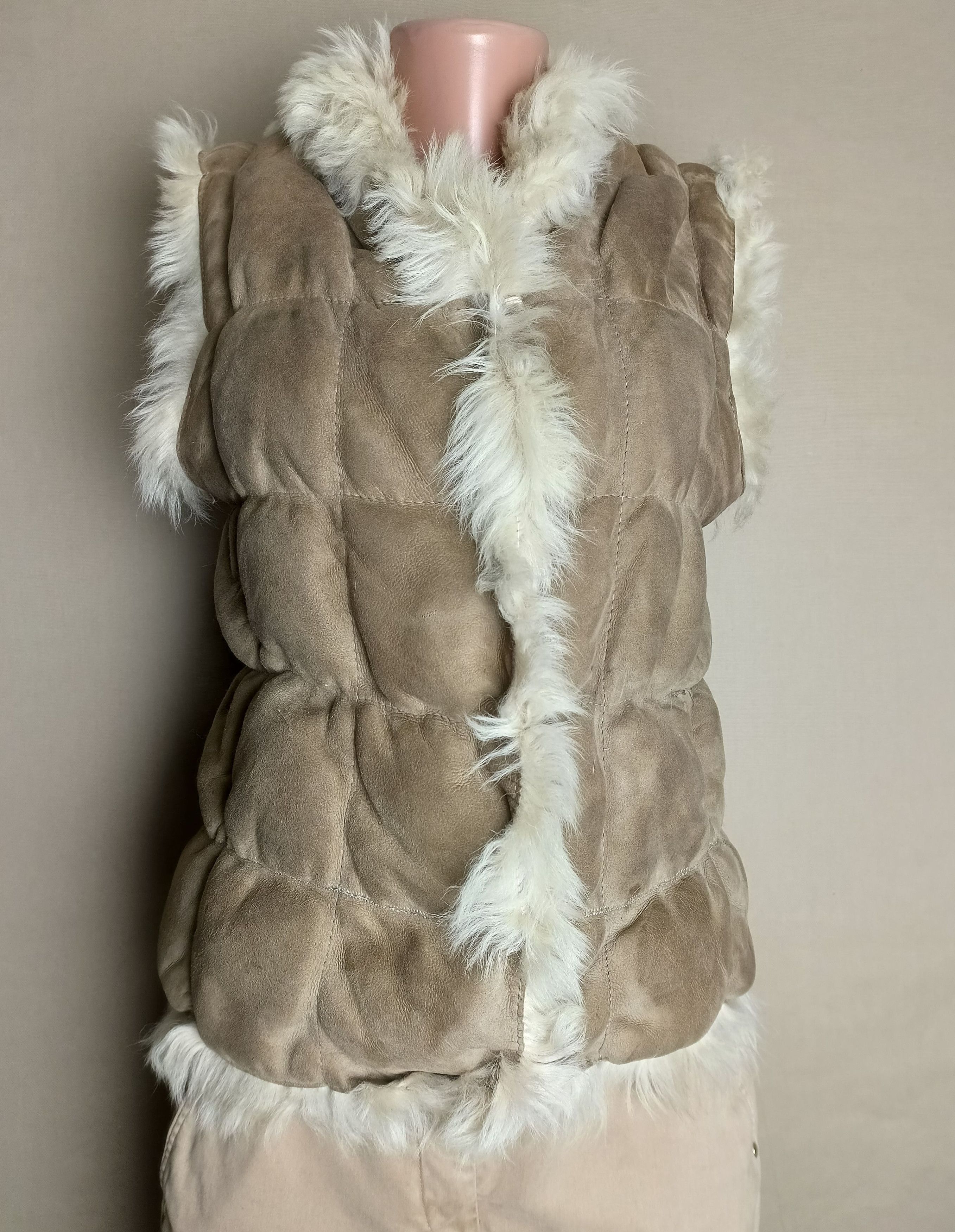Joseph Joseph Lined Face Fur Vest Beige Lambskin Size EU 40 Size M / US 6-8 / IT 42-44 - 1 Thumbnail