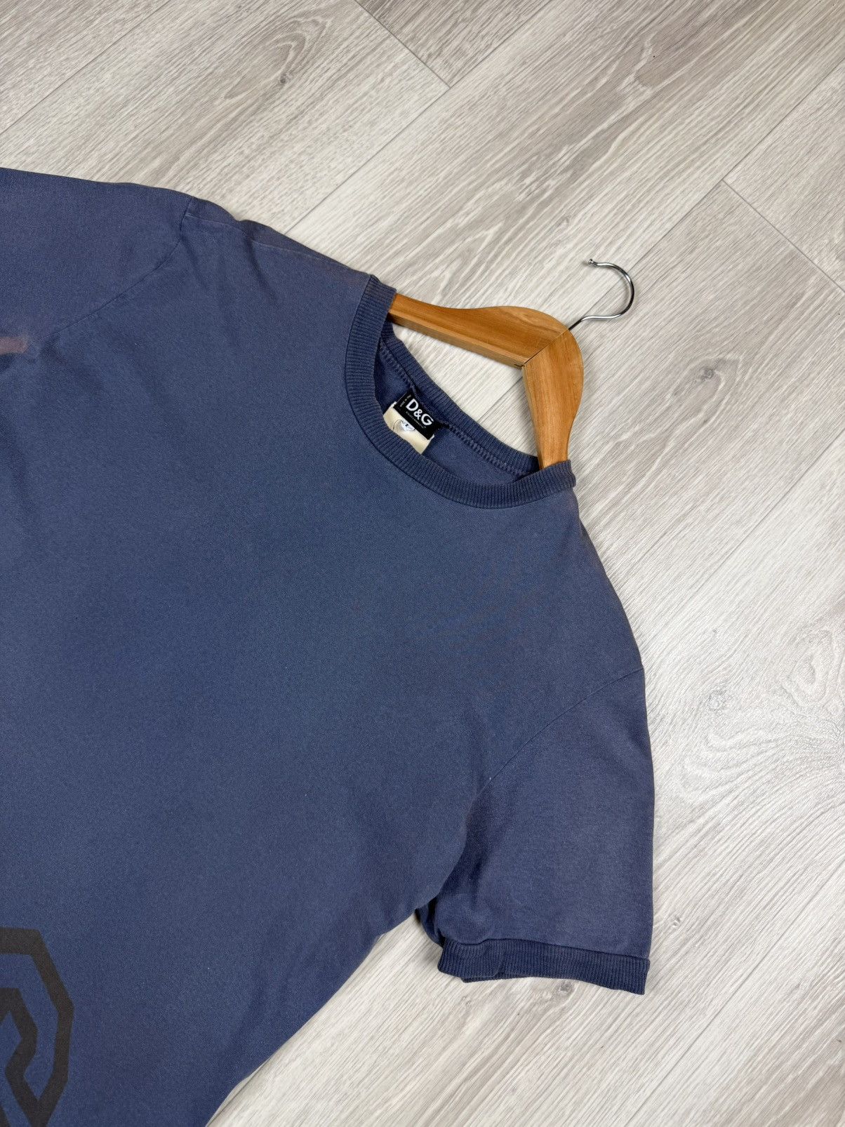 Dolce & Gabbana Vintage Dolce & Gabbana Distressed T-Shirt Big Logo Size L Size US L / EU 52-54 / 3 - 2 Thumbnail
