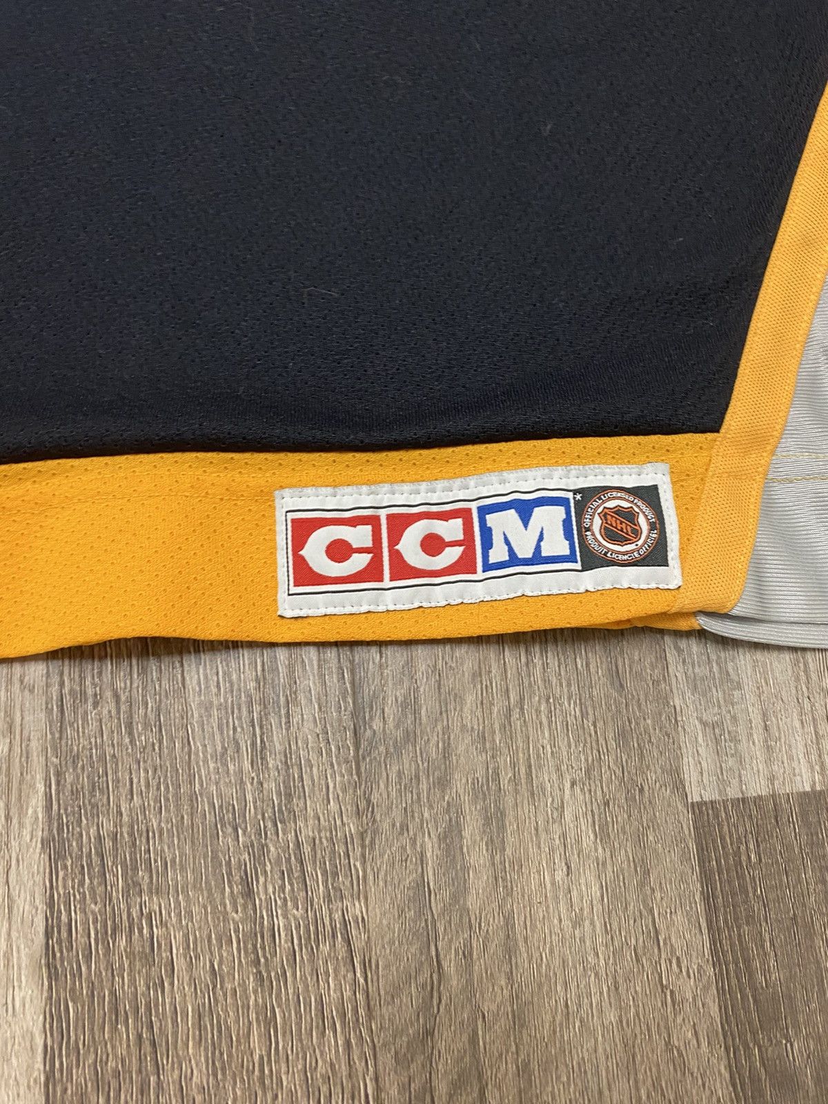 NHL Vintage CCM Nashville Predators Jersey NHL Made in Canada Size US L / EU 52-54 / 3 - 11 Thumbnail