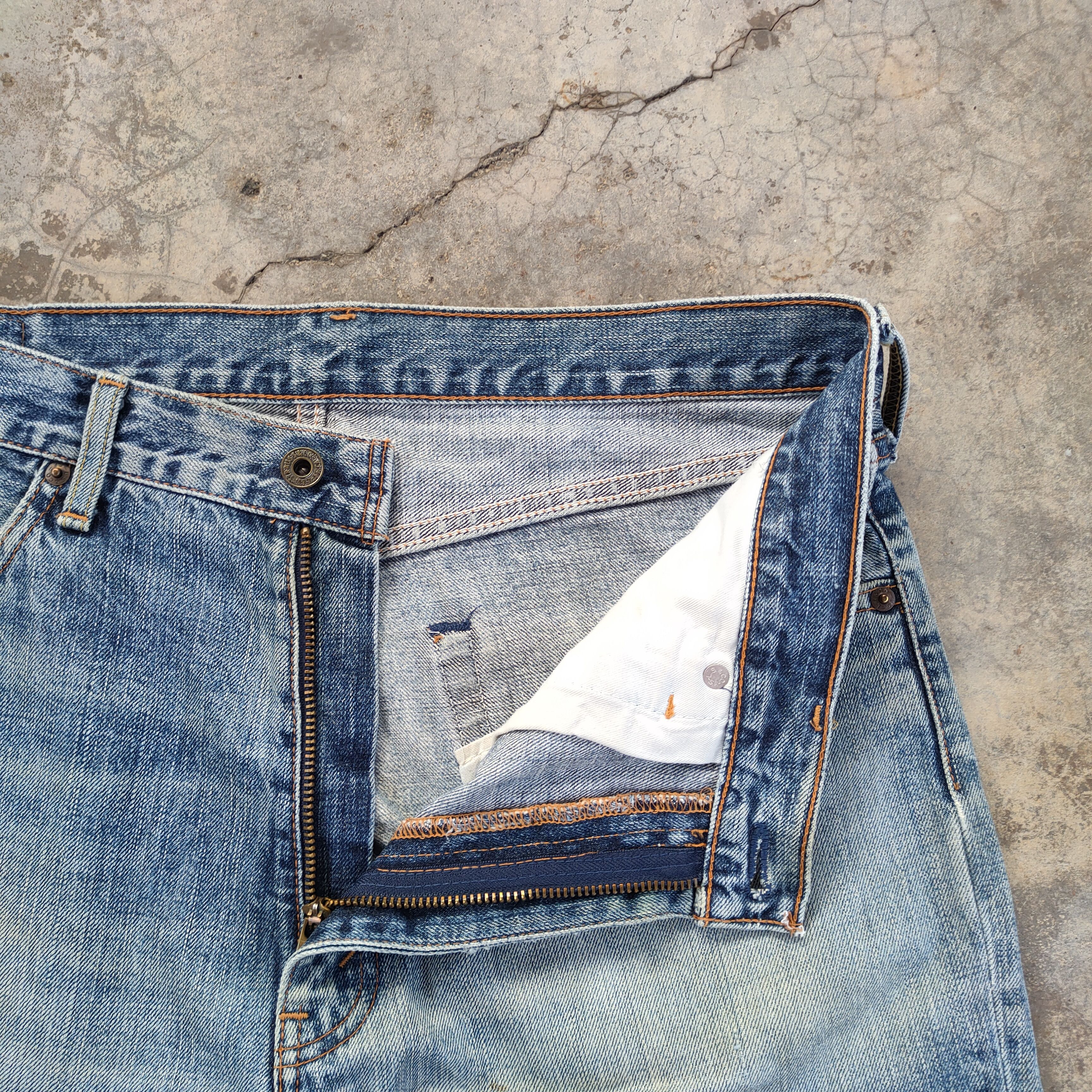 Levi's Vintage Clothing LEVI'S VINTAGE 502 DISTRESSED JEAN DENIM PANTS Size US 36 / EU 52 - 6 Thumbnail
