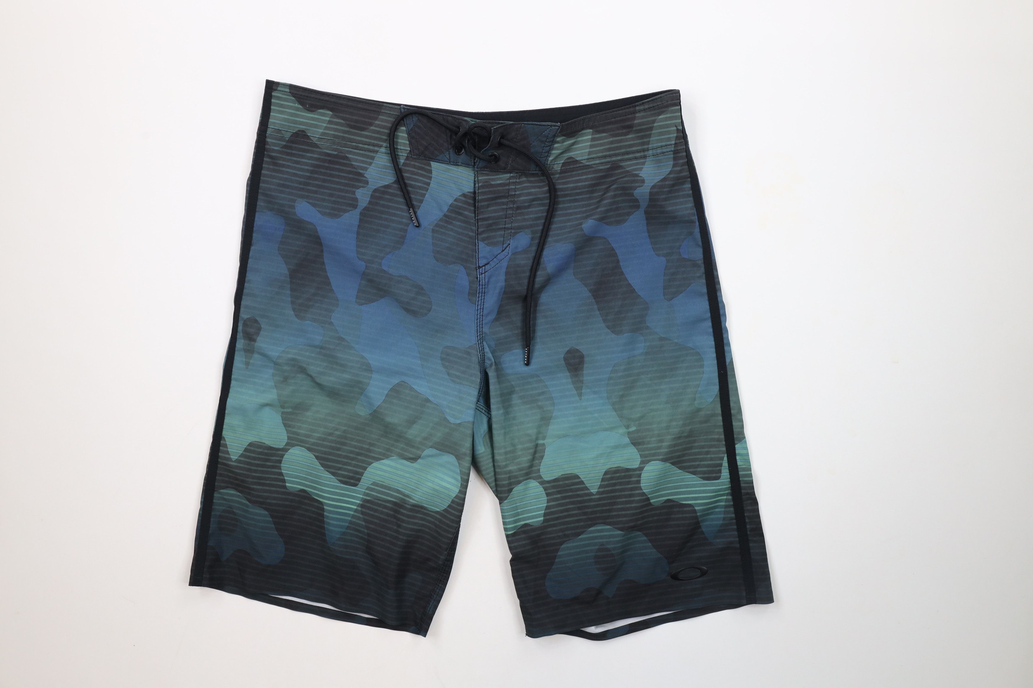 Oakley × Vintage Oakley O Logo Stretch Camouflage Shorts Board Shorts Trunks Size US 33 - 1 Thumbnail