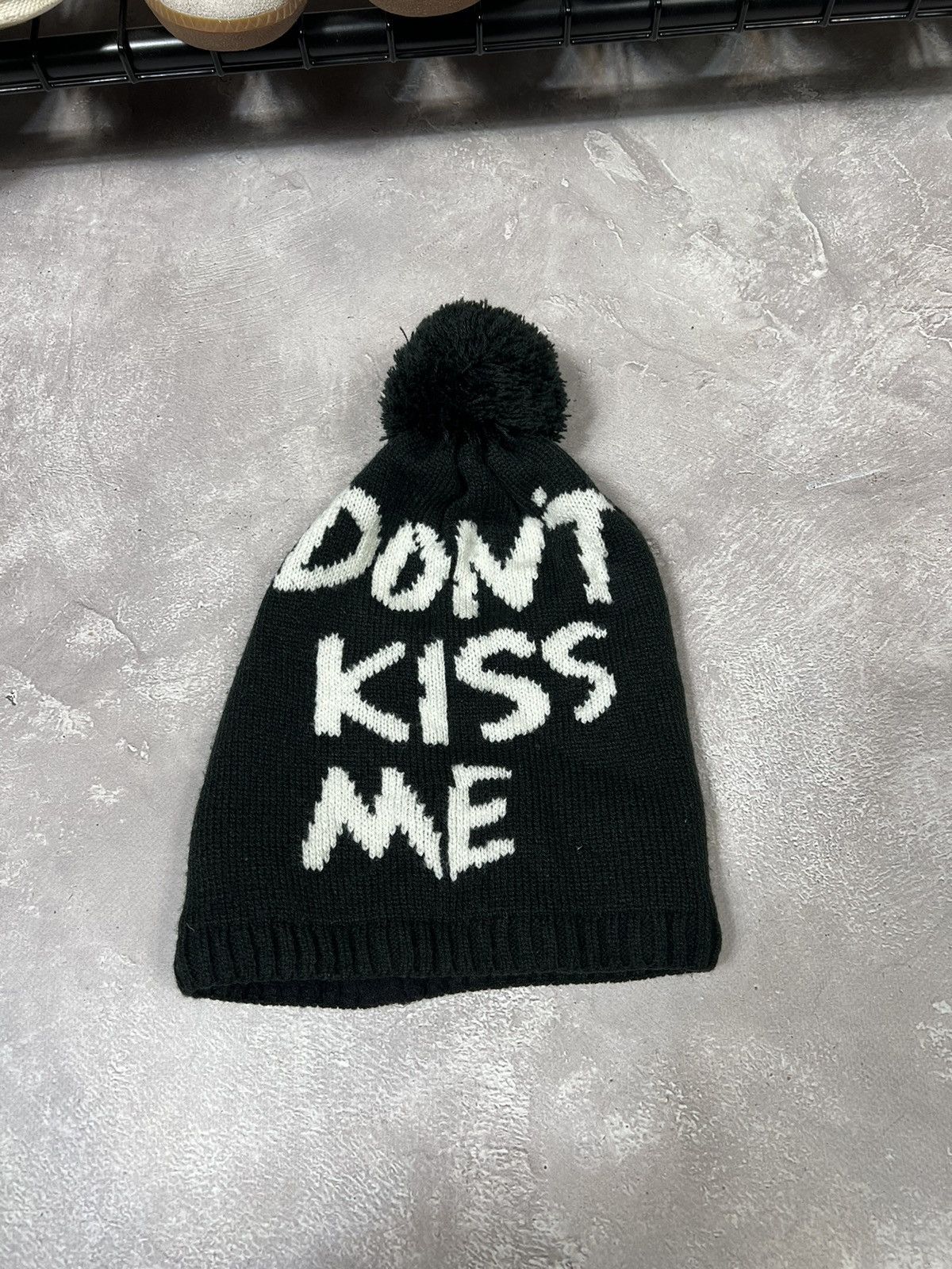 Vintage Vintage "Don't Kiss Me" Y2k Hat Size ONE SIZE - 1 Thumbnail