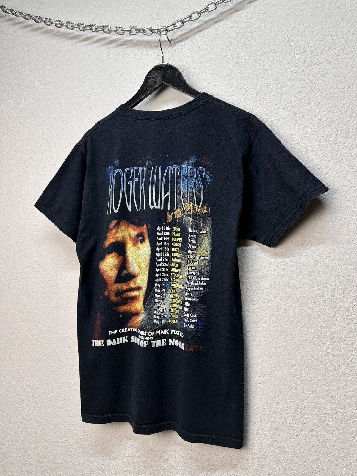 Fruit Of The Loom Vintage Roger Waters Rock Band Tee Y2K T-shirt 90s Rare Size US M / EU 48-50 / 2 - 8 Thumbnail