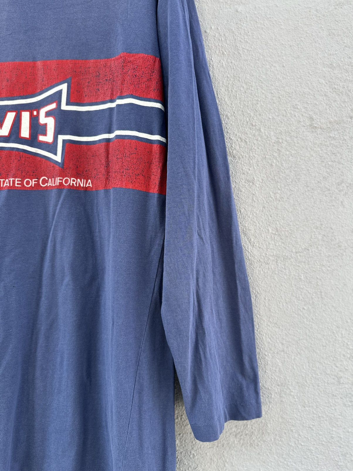 Levi's Vintage Clothing Thrashed Vintage 90s Levis Pocket Long Sleeve Sun Faded Tee Size US M / EU 48-50 / 2 - 6 Thumbnail