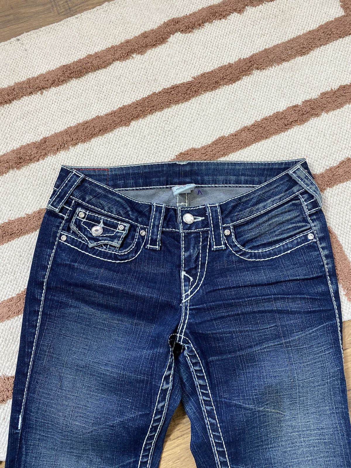 True Religion TRUE RELIGION SWAROVSKI DENIM CONTRAST STITCH PANTS Size 27" / US 4 / IT 40 - 6 Thumbnail