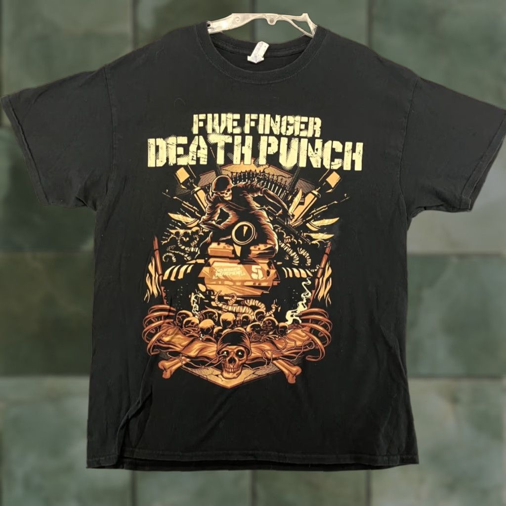 Vintage Five Finger Death Punch Band T-Shirt Adults Large Black Graphic Print 2016 Tour Mens Size US L / EU 52-54 / 3 - 1 Thumbnail