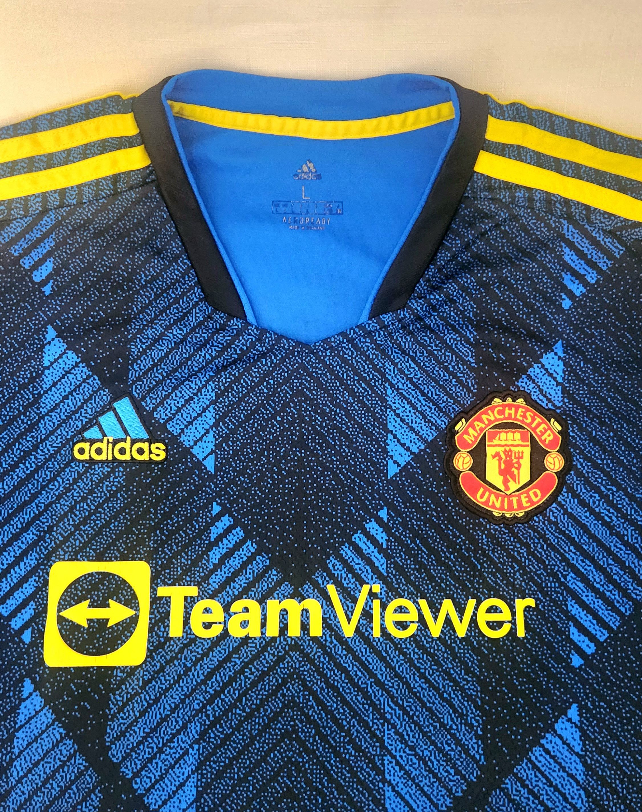 Adidas Adidas JUVENTUS 2015 2016 AWAY FOOTBALL SHIRT JERSEY AZ1236 Size US L / EU 52-54 / 3 - 5 Thumbnail