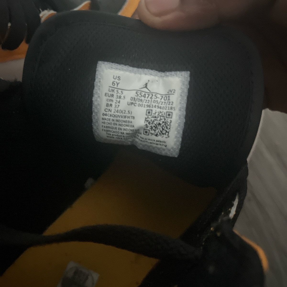 Jordan Brand Jordan 1s Size US 6 / EU 39 - 7 Thumbnail