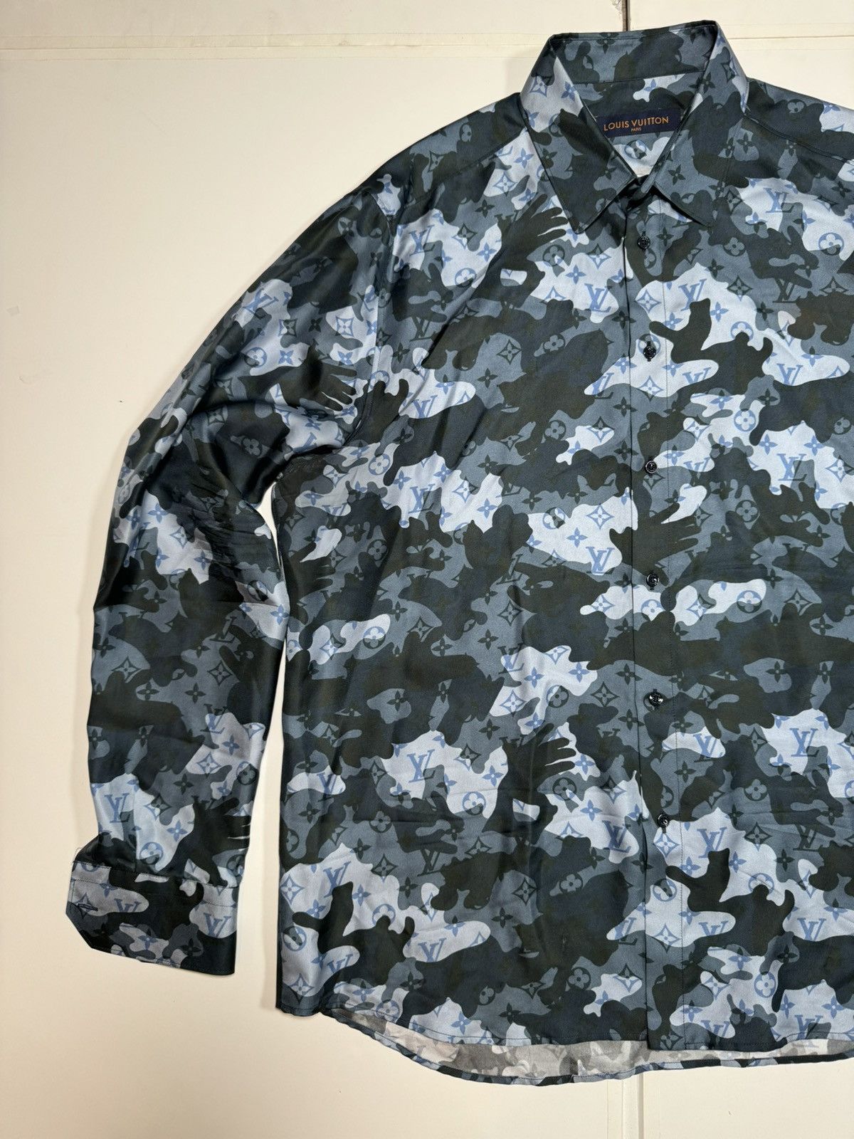 Louis Vuitton Louis Vuitton Camo Silk Shirt Virgil Abloh Size 4L Size US XXL / EU 58 / 5 - 2 Thumbnail