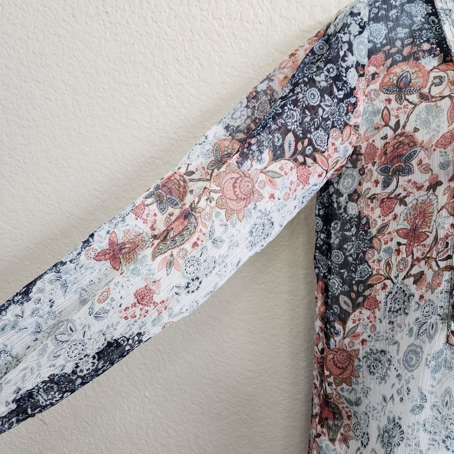Loft Loft Blue Pink Floral Pleated Bodice Button Up Top XS Sheer Size XS / US 0-2 / IT 36-38 - 3 Thumbnail