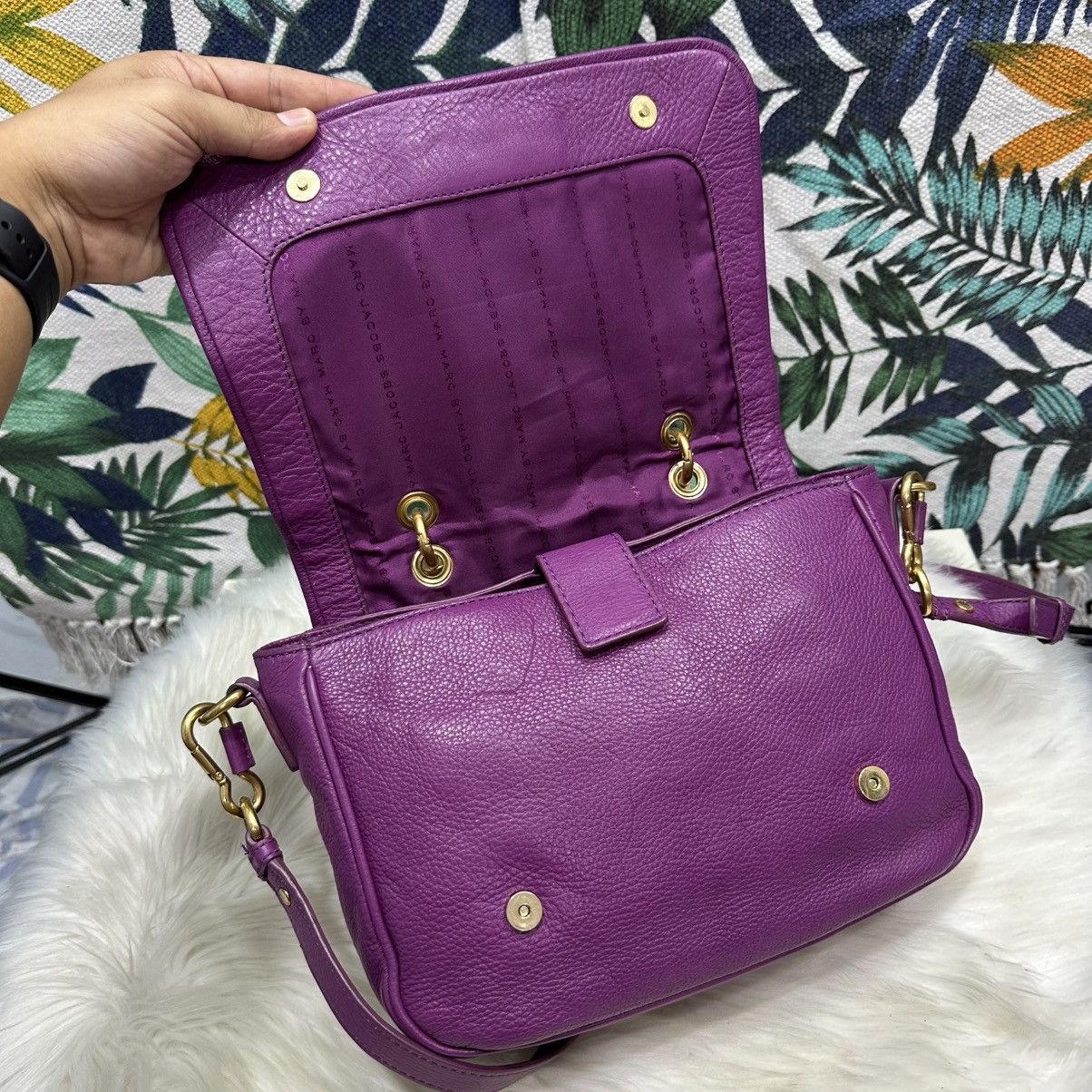 Marc by Marc Jacobs Authentic MARC BY MARC JACOBS Leather Handbag/ Shoulder Bag Size ONE SIZE - 9 Thumbnail