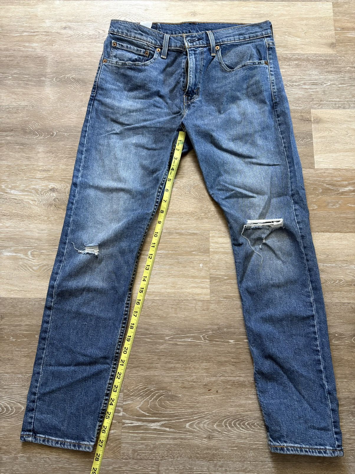Levi's Levi’s 501 blue wash distressed denim Size US 31 - 1 Thumbnail