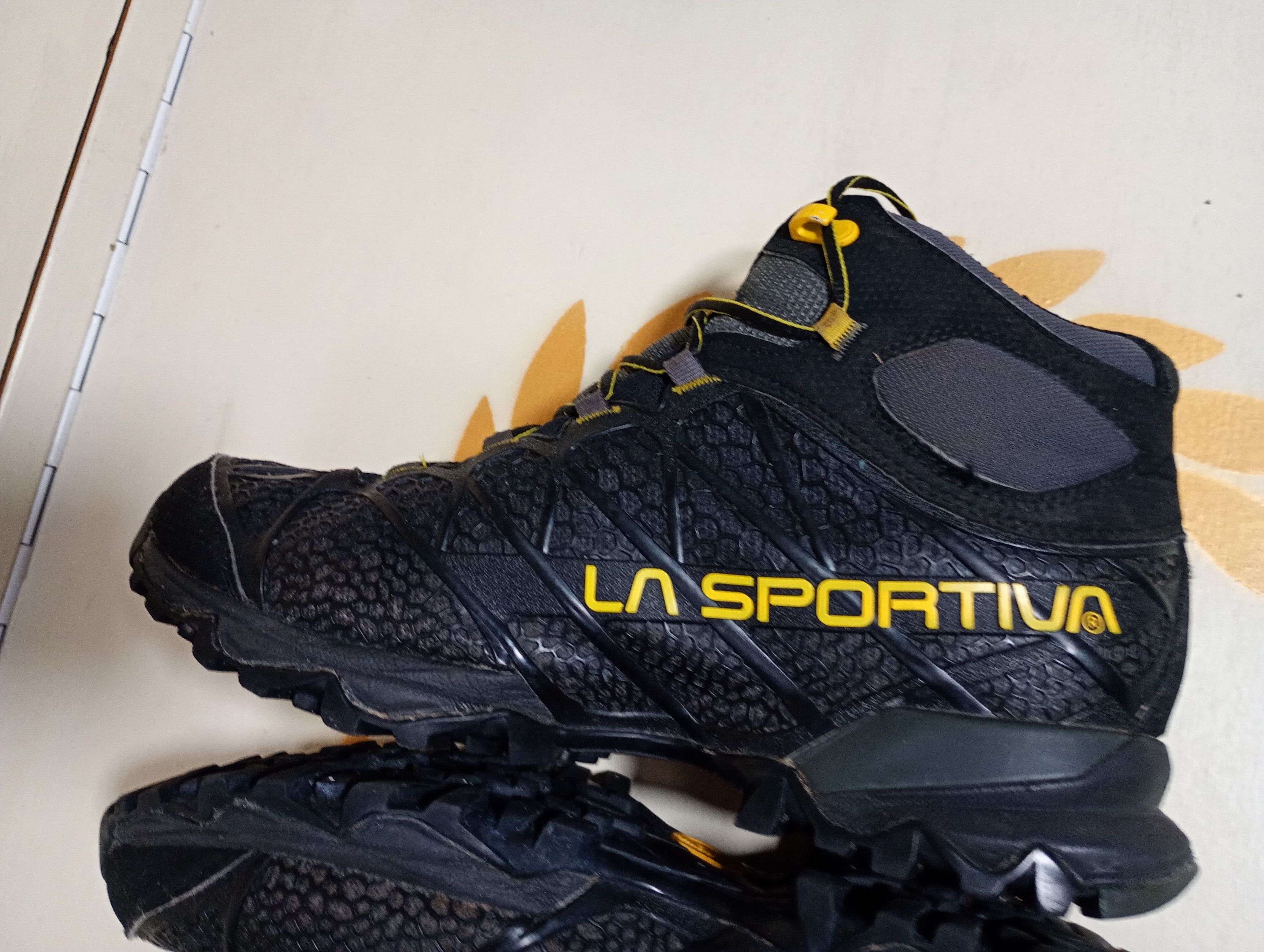 La Sportiva La Sportiva Core High GTX Boots Size US 8.5 / EU 41-42 - 17 Thumbnail
