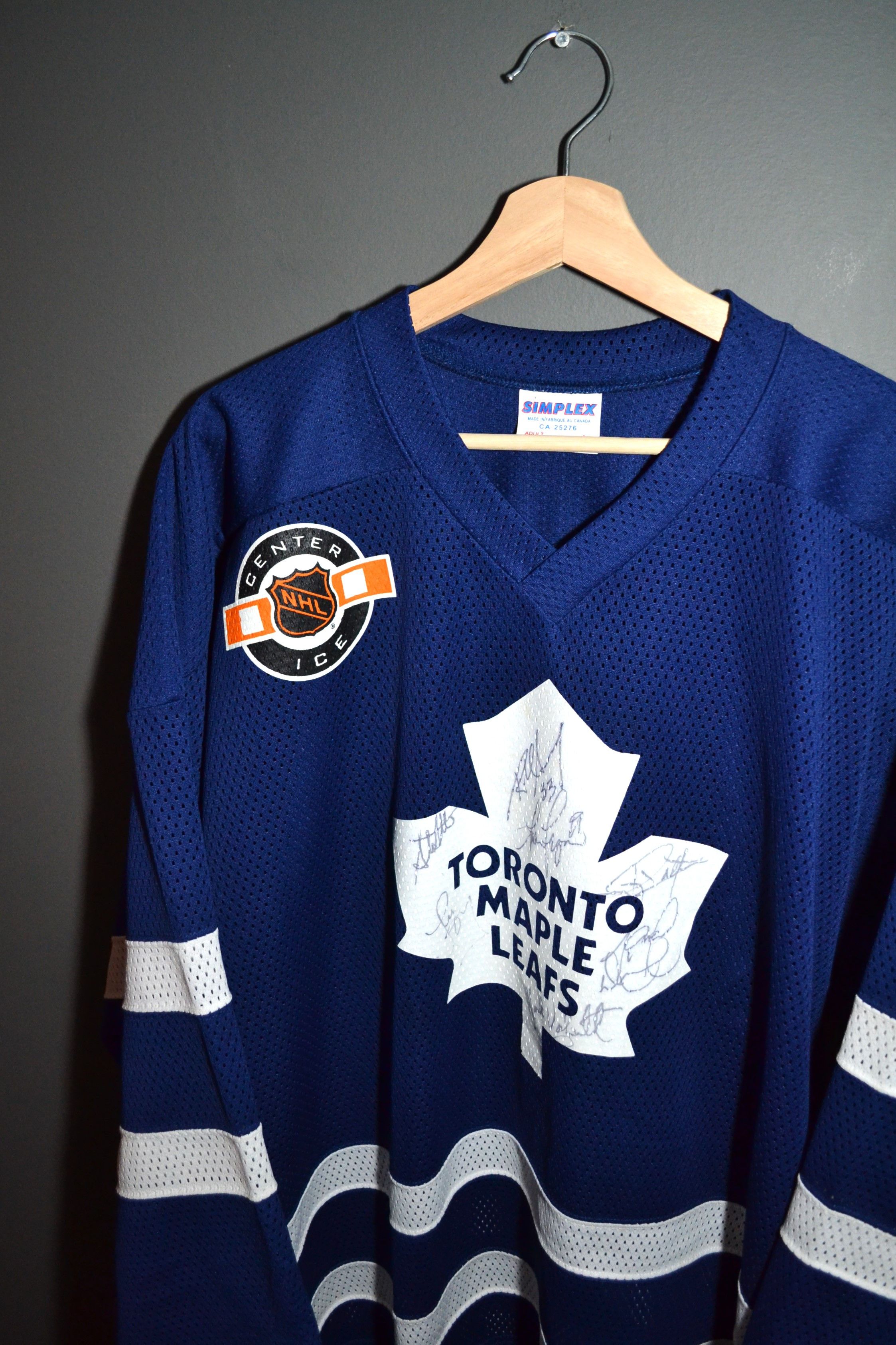 Other Toronto Maple Leafs Practice Jersey L Simplex Signed Canada Size US L / EU 52-54 / 3 - 1 Thumbnail