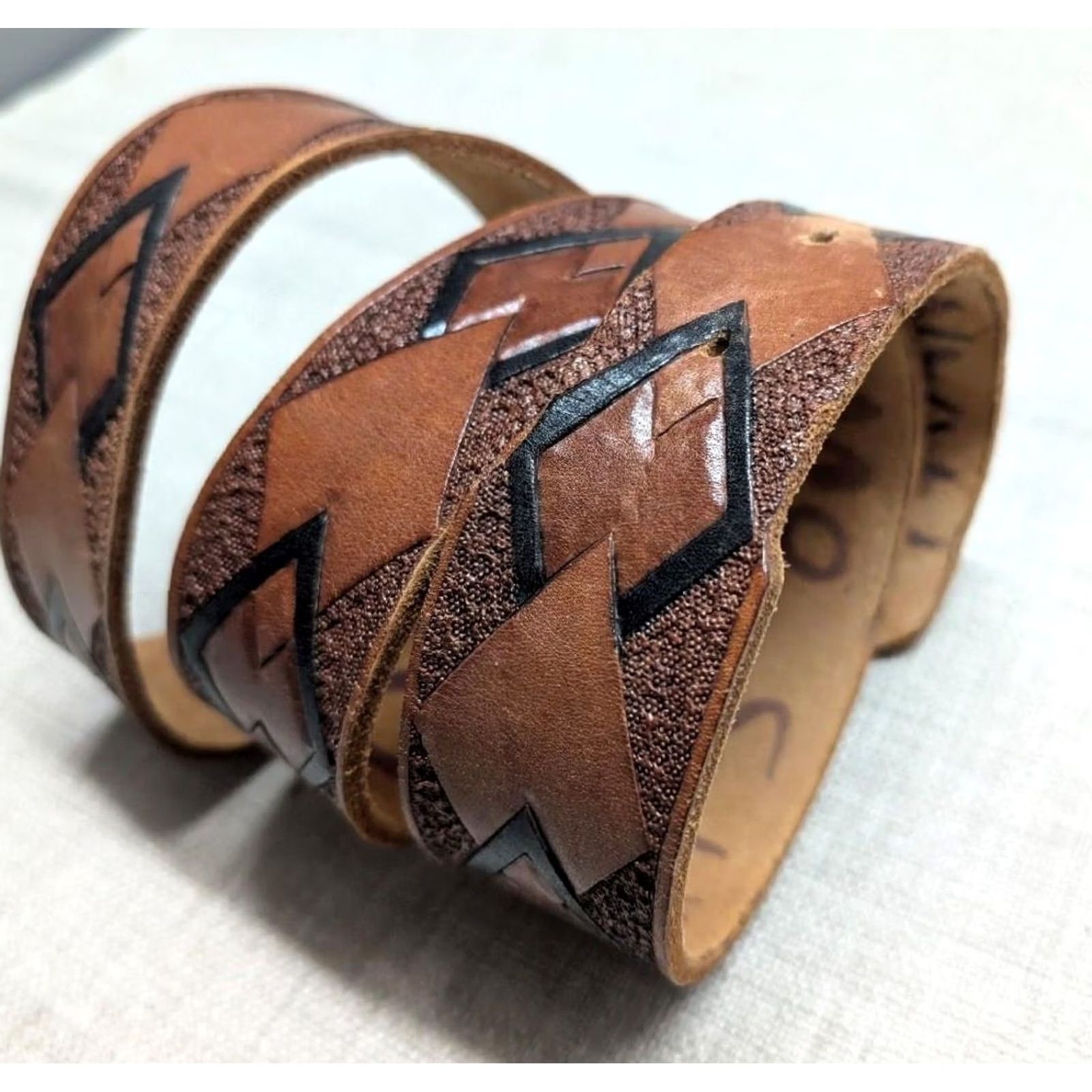 Vintage VINTAGE Western Belt Geometric Geometric 36 brown leather mens belt with buckle snaps 1970s 1-1/2" wide Size 36 - 3 Thumbnail