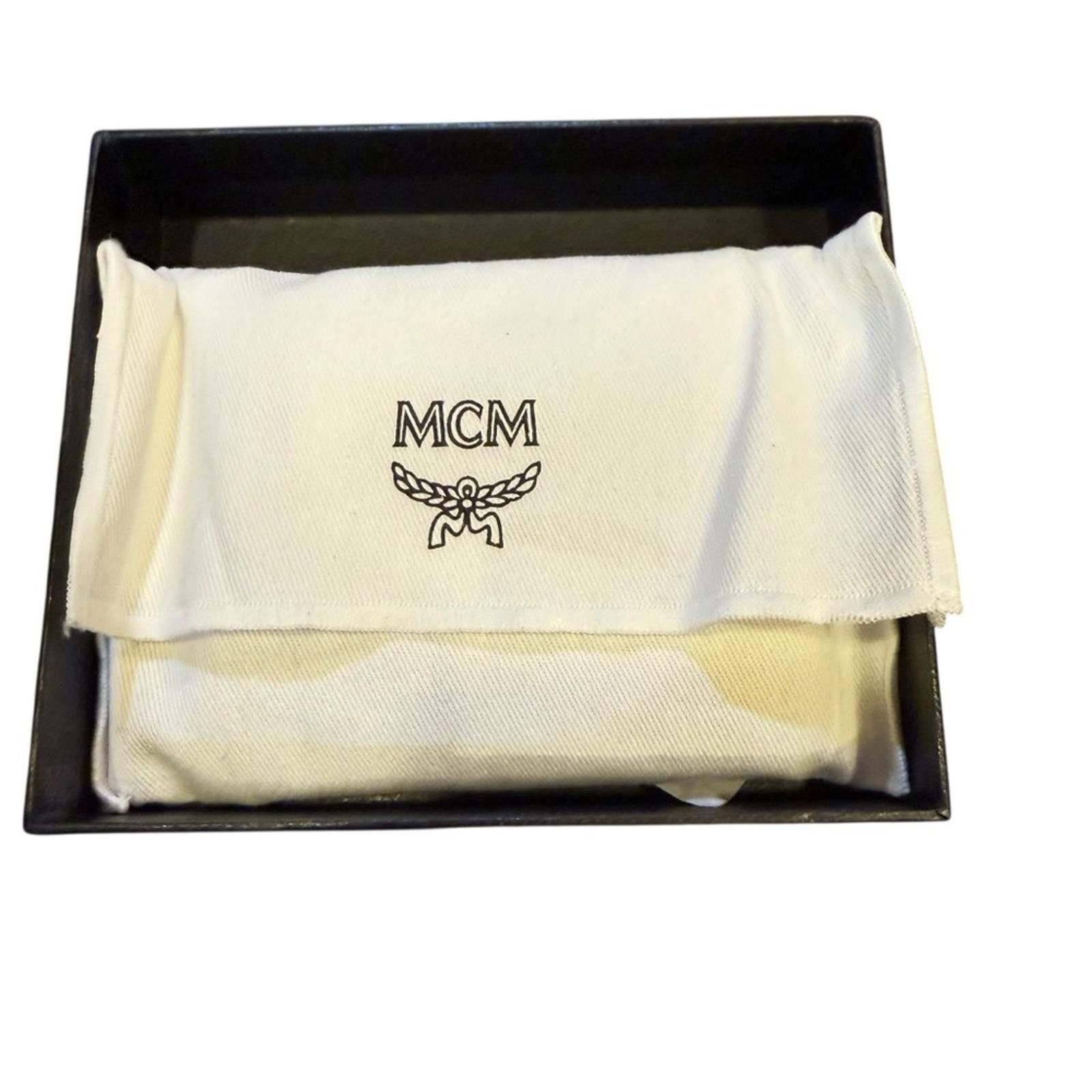 MCM MCM Robot Bifold Silver Leather Wallet w/ Money Clip Size ONE SIZE - 7 Thumbnail