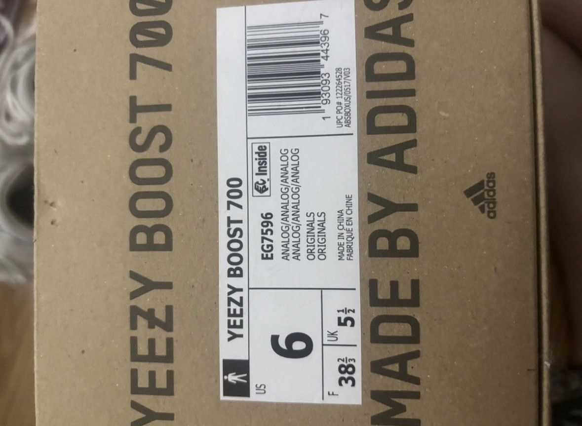 Yeezy Yeezy Boost 700 bundle Size US 6 / EU 39 - 5 Thumbnail