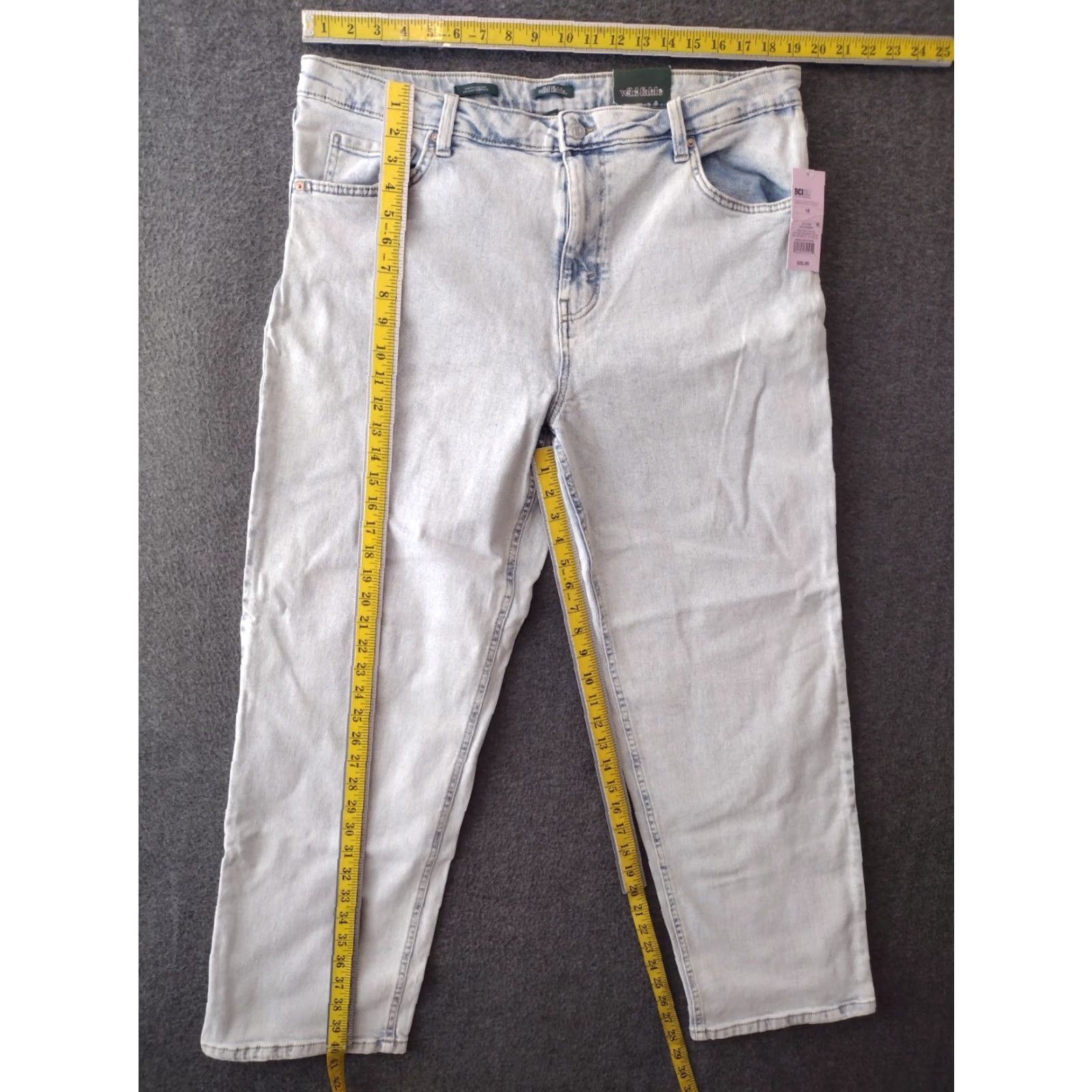 Vintage Wild Fable Jeans Women's 18 Light Wash High Rise Mom 90s Distressed Denim Blue 5-Pocket Jeans Womens SIZE 18 28in Inseam Size 40" / US 18 - 4 Thumbnail