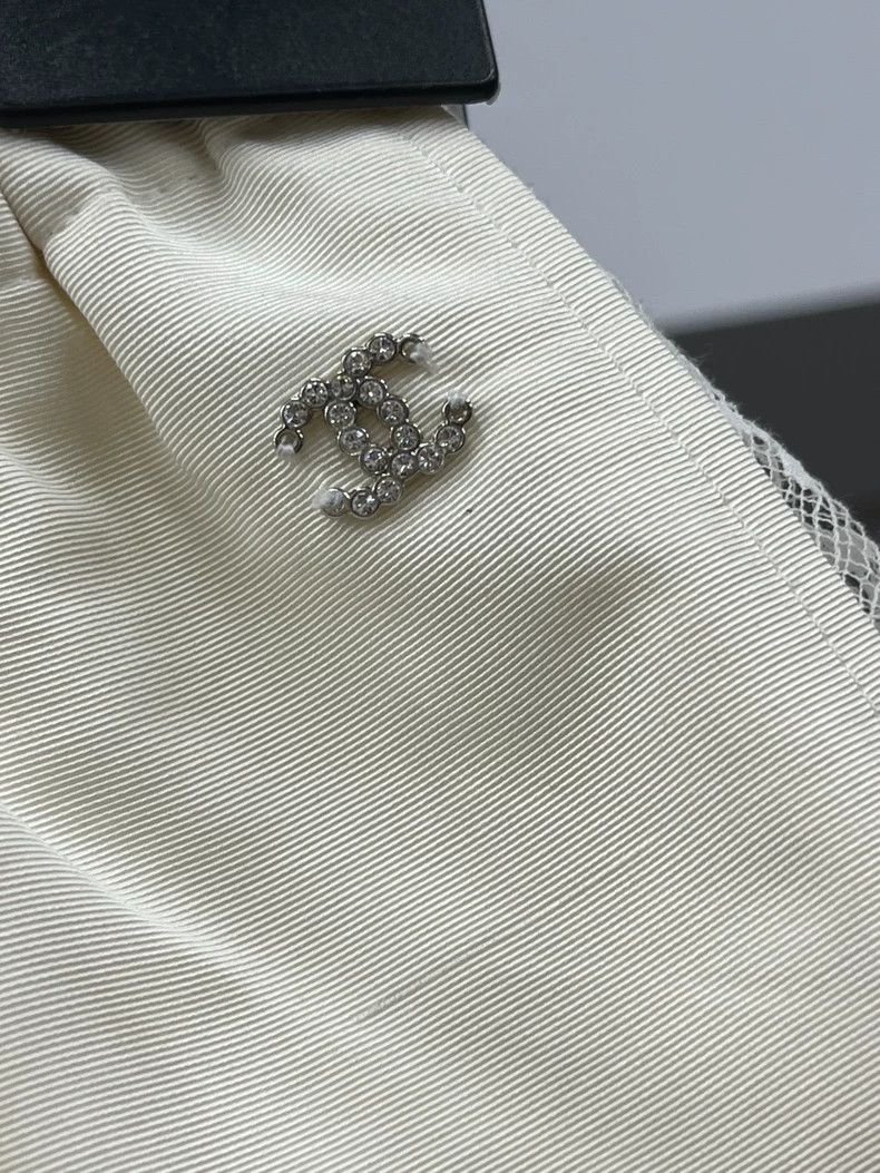 Chanel Chanel 23S white lace shorts Size 42" / US 20 - 2 Thumbnail