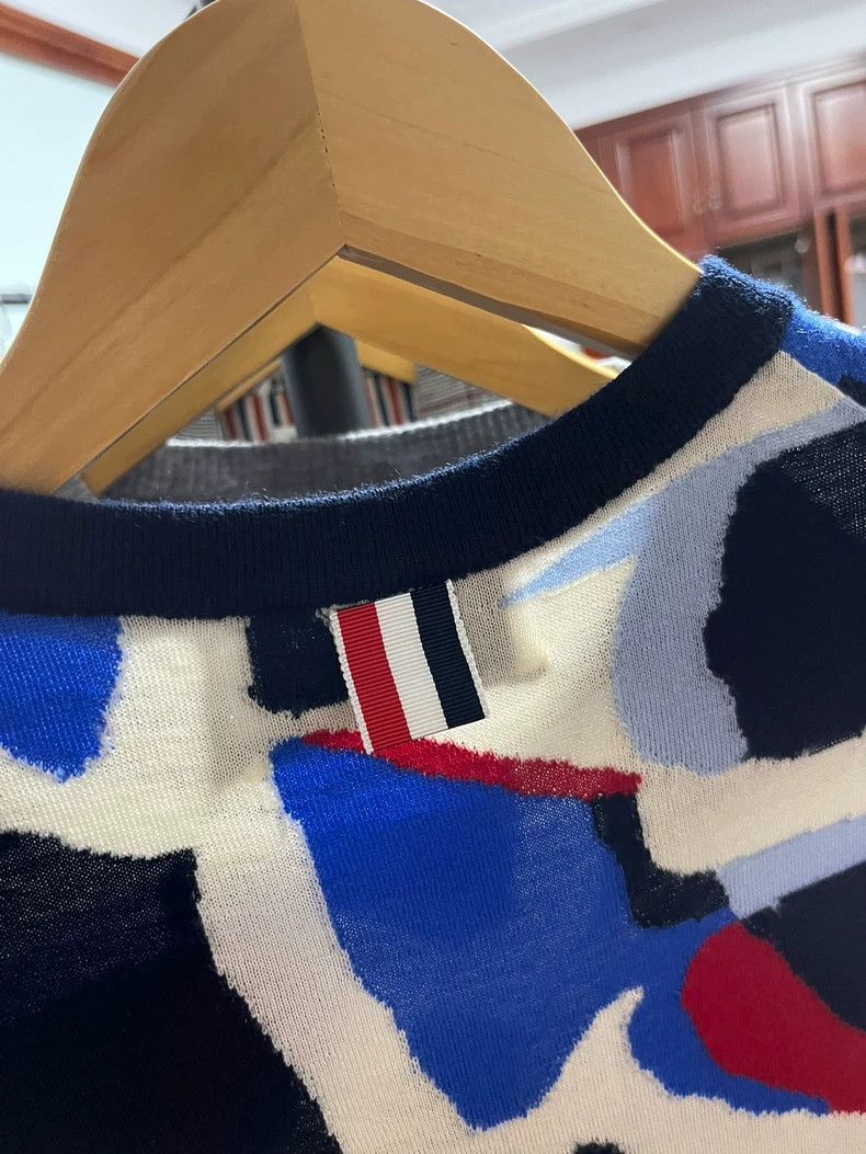 Thom Browne thom browneCashmere color-block sweater 2503-Nextarrow Size US L / EU 52-54 / 3 - 5 Thumbnail