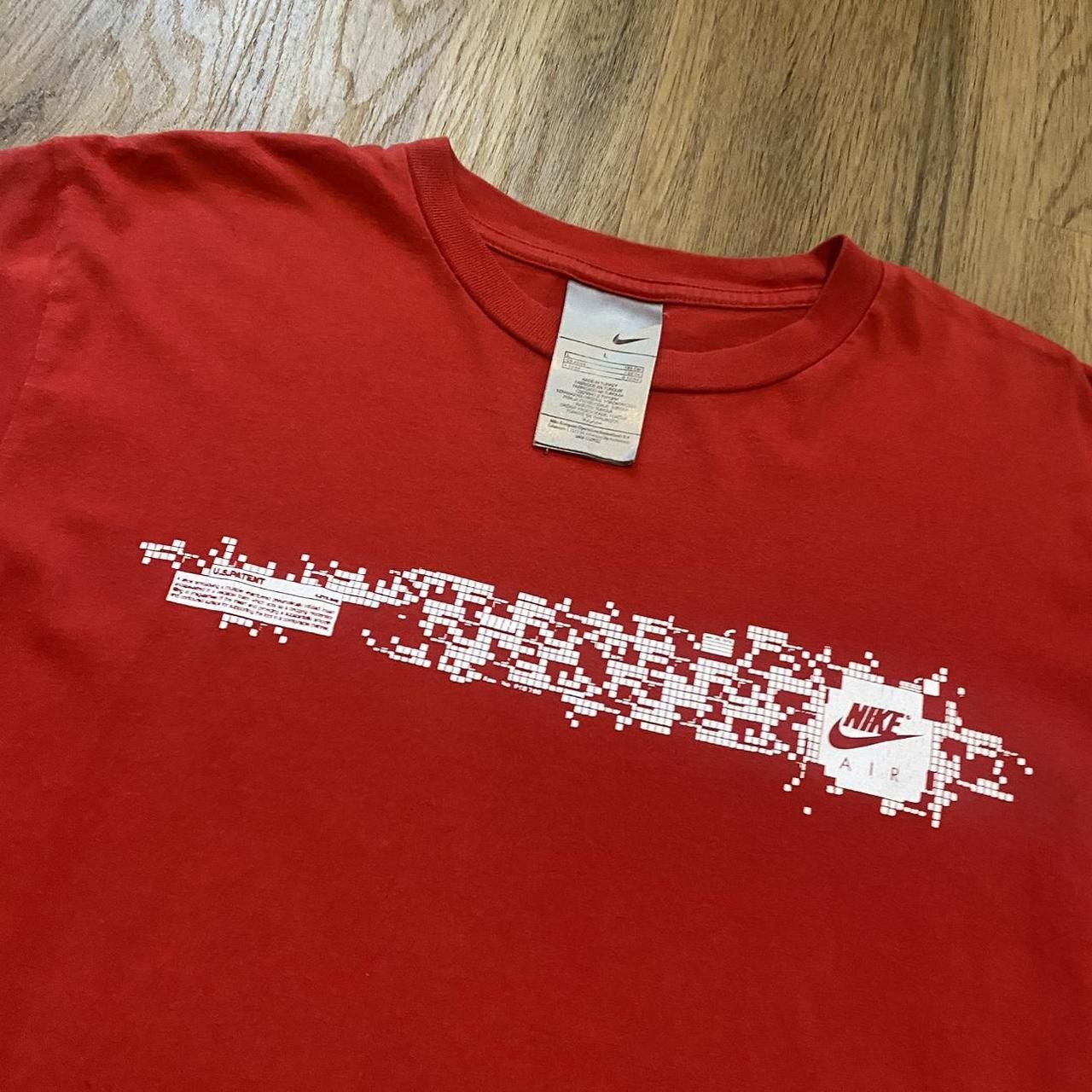 Nike 2000s y2k Red Nike graphic tee with a unique design Size US L / EU 52-54 / 3 - 1 Thumbnail