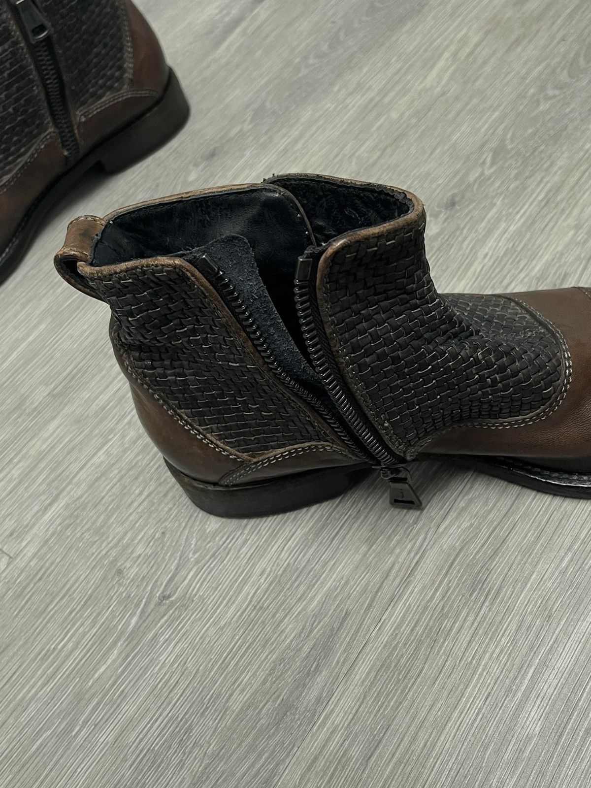John Varvatos Summer Button Leather Boot. 9.5 Size US 9.5 / EU 42-43 - 12 Thumbnail