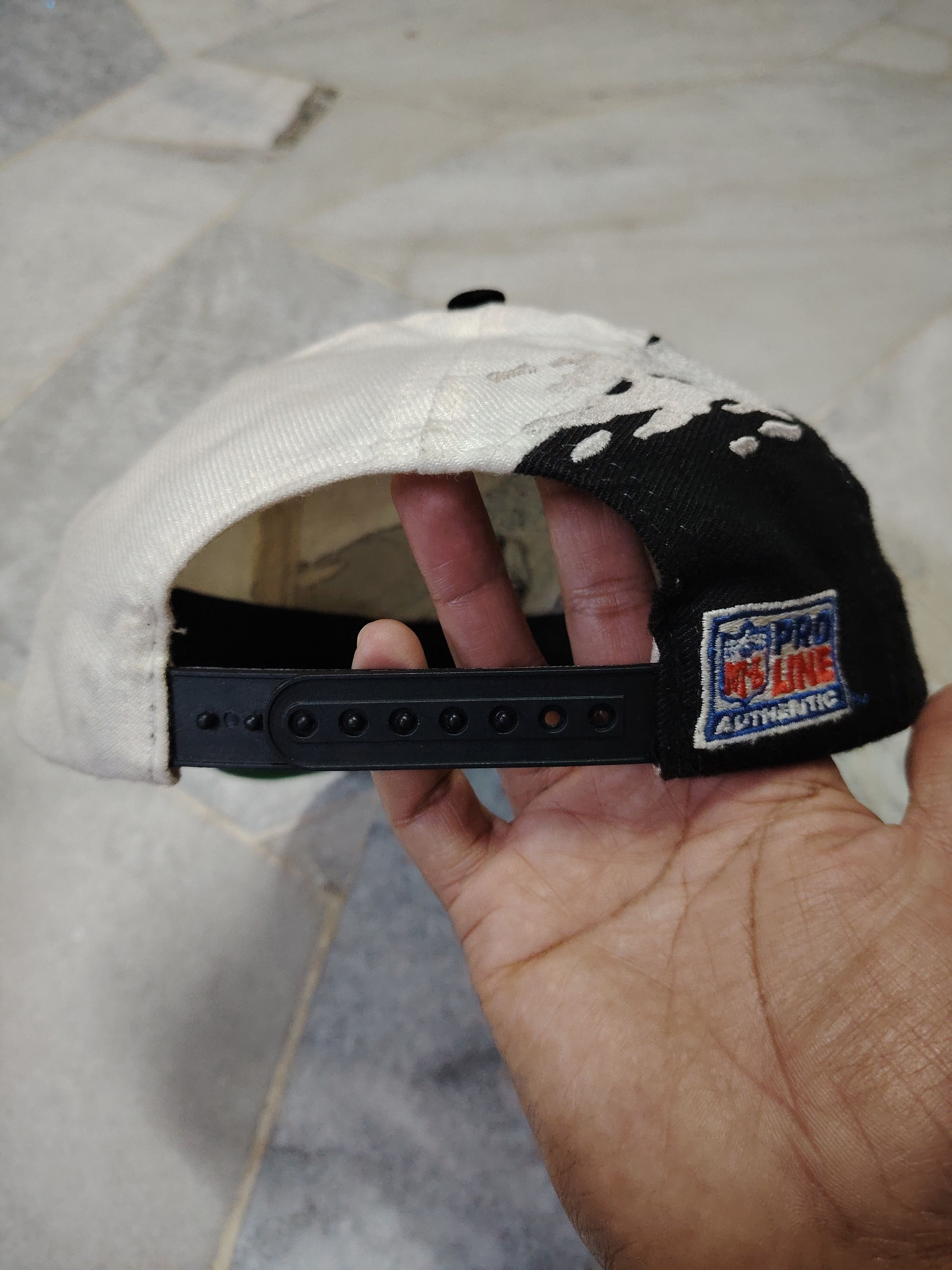 Logo Athletic Vintage LA Raiders Splash Logo Athletic NFL Snapback Hat Cap Size ONE SIZE - 3 Thumbnail