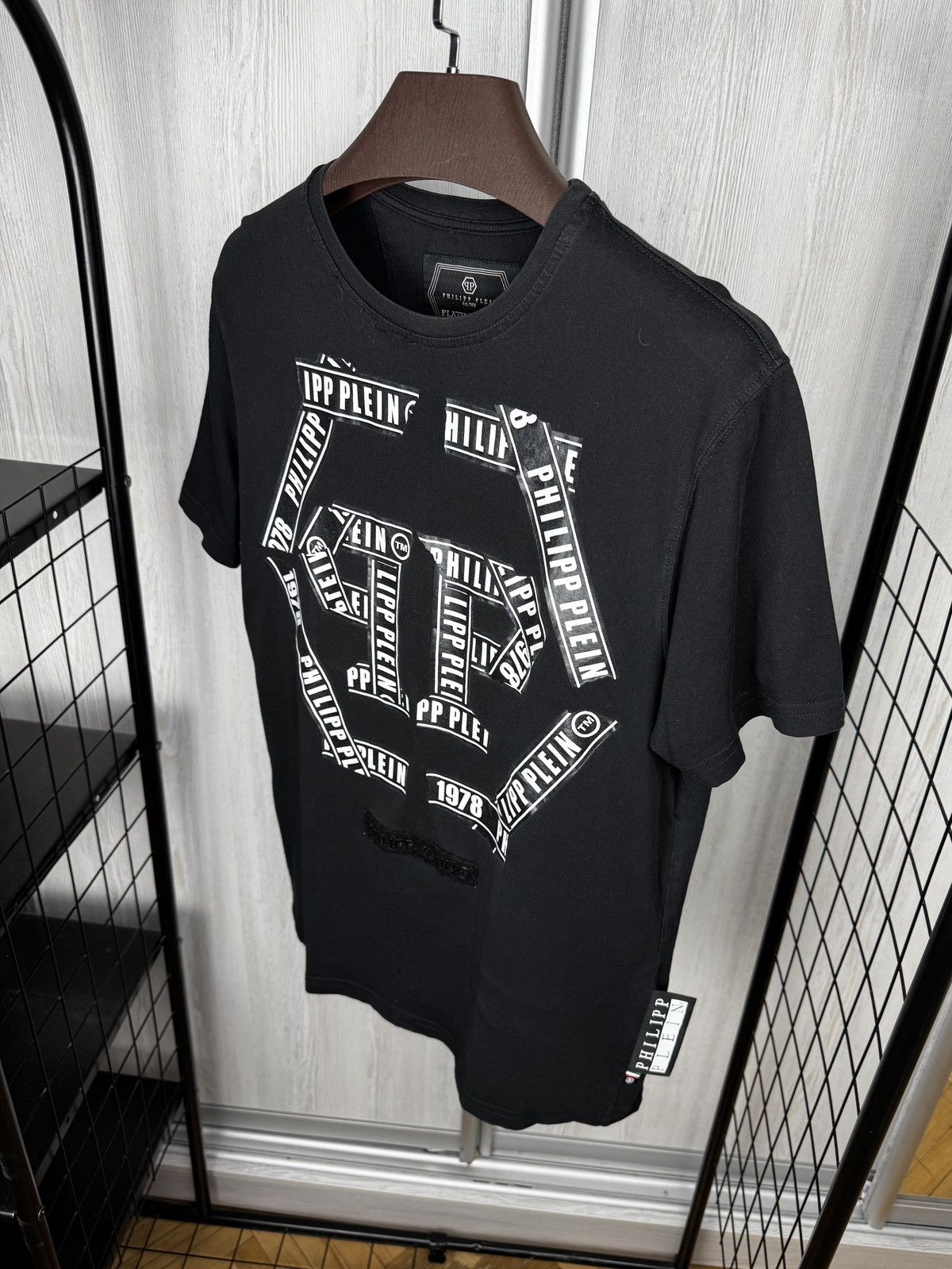 Philipp Plein Philipp Plein Platinum Cut Tape Logo Homme Black Tee Size US L / EU 52-54 / 3 - 8 Thumbnail
