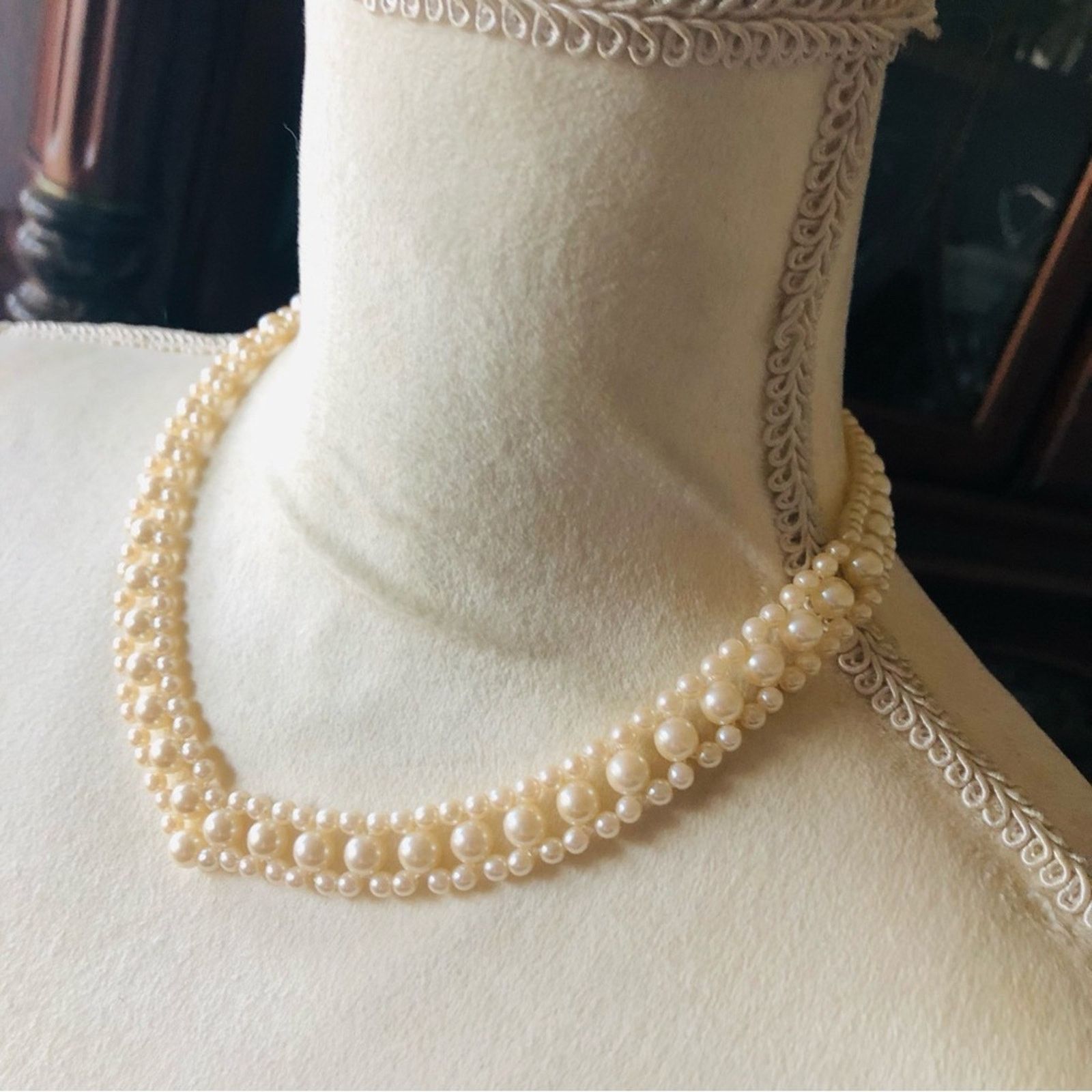 Vintage Vintage braided v shape cream tone beaded necklace Size ONE SIZE - 3 Thumbnail