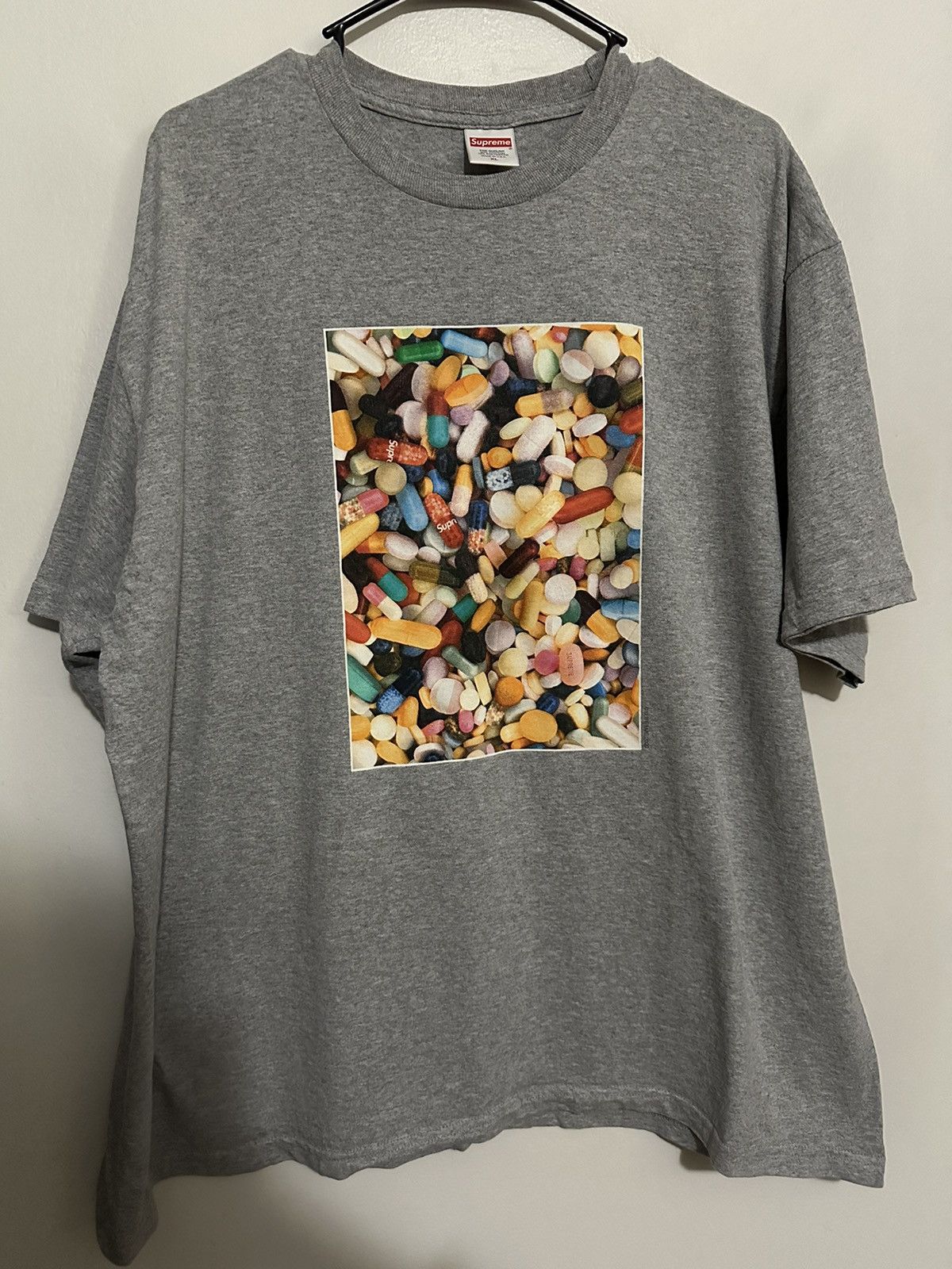 Supreme Supreme Pills Tee Size US XL / EU 56 / 4 - 1 Thumbnail