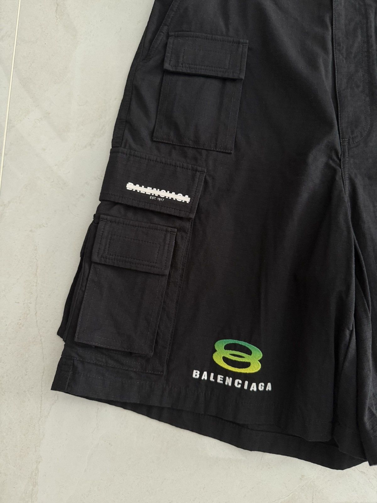 Balenciaga Balenciaga FW23 Cargo Oakley Logo Shorts Sz.48 Size US 32 / EU 48 - 3 Thumbnail